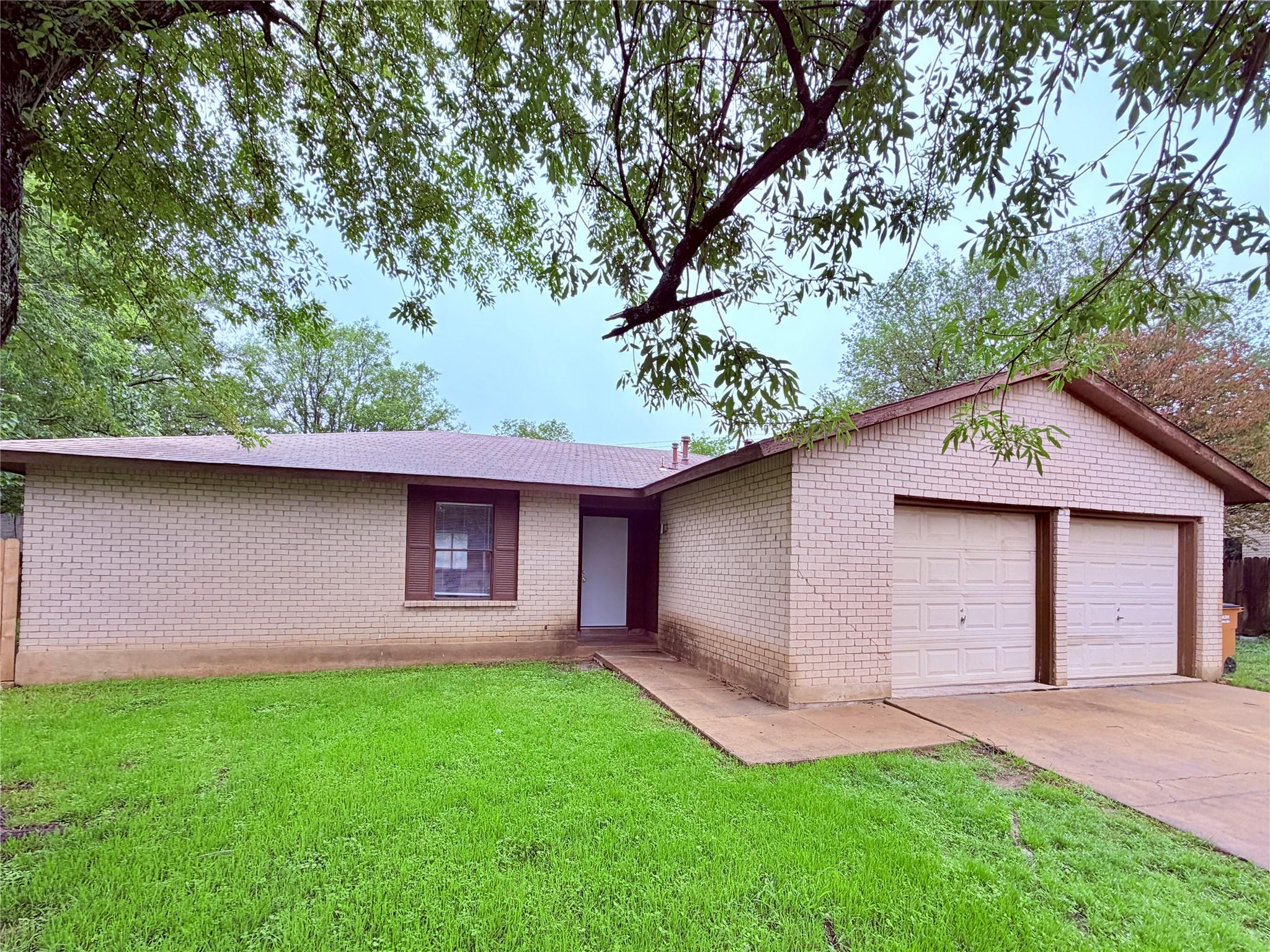 Listing photo 1 of 10904  Meadgreen Ct