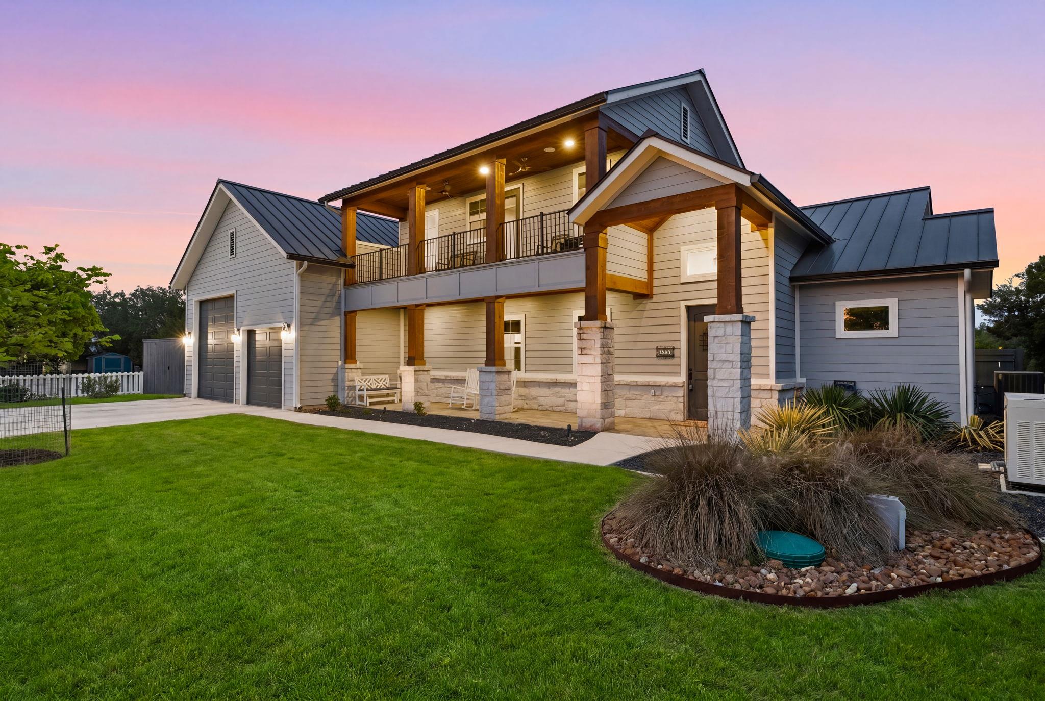 2551  Lakeshore Dr 매물 사진 1