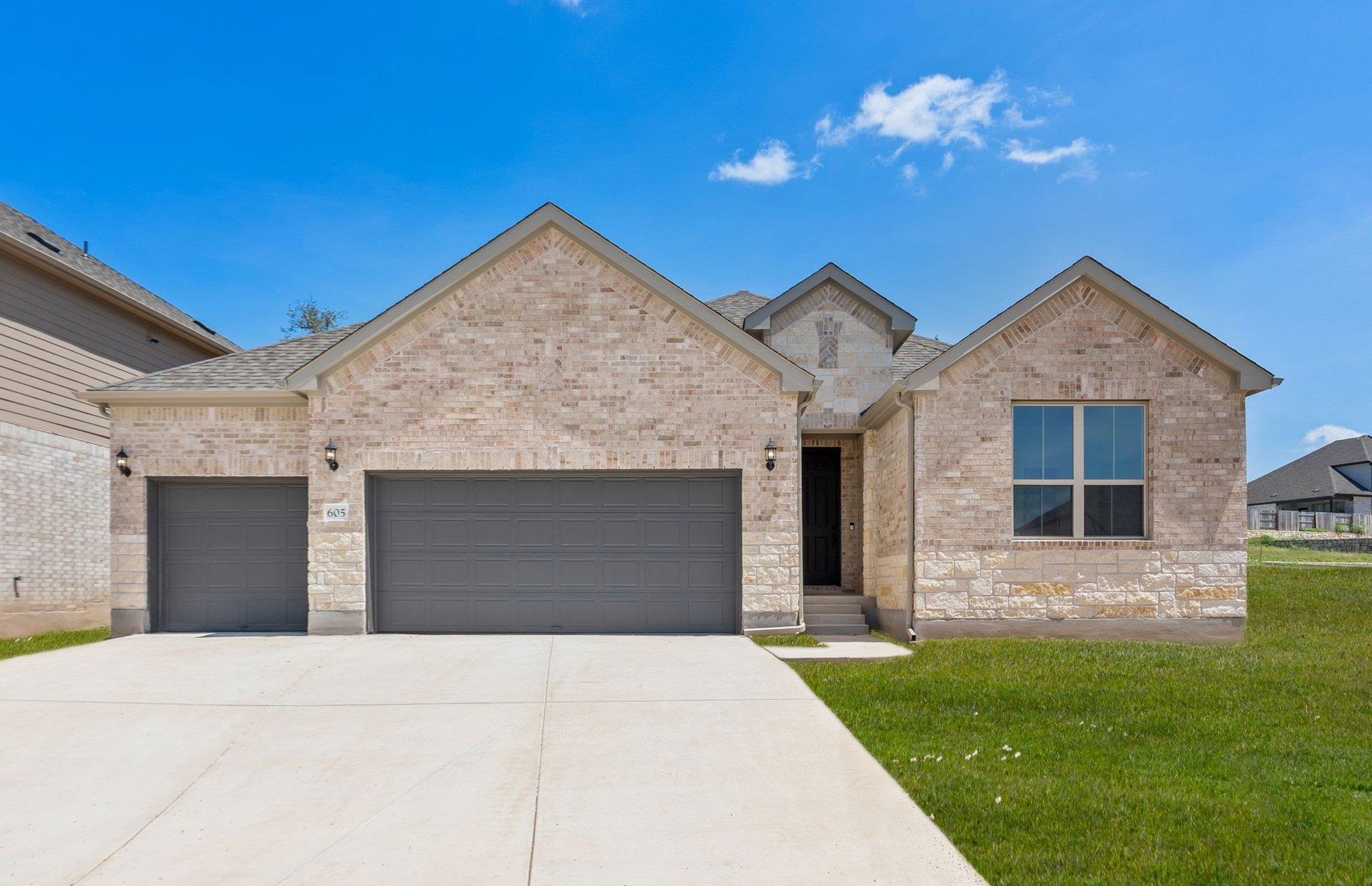 Listing photo 1 of 605  Ridge Point Dr