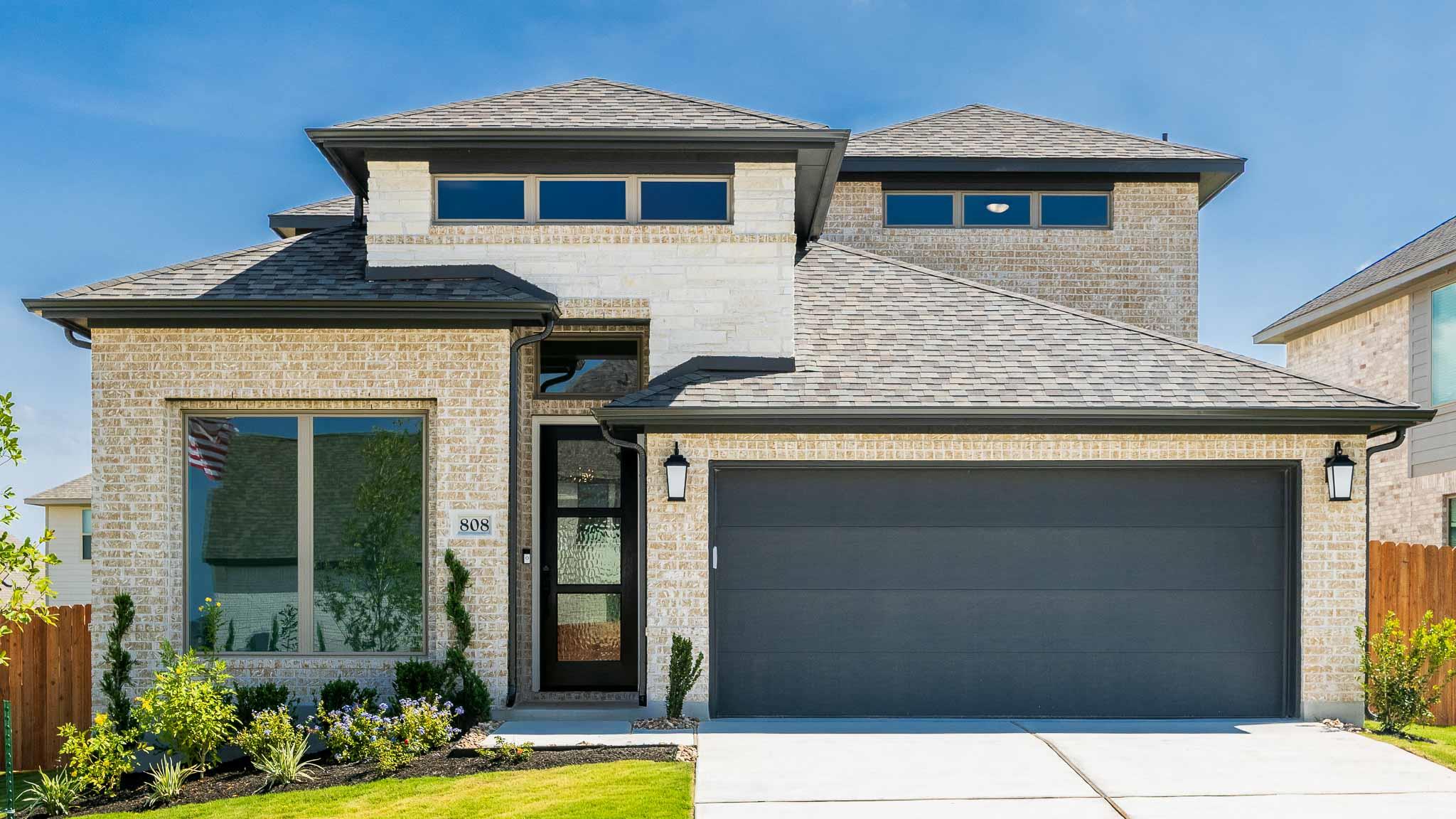 Listing photo 1 of 808  Lariat Loop
