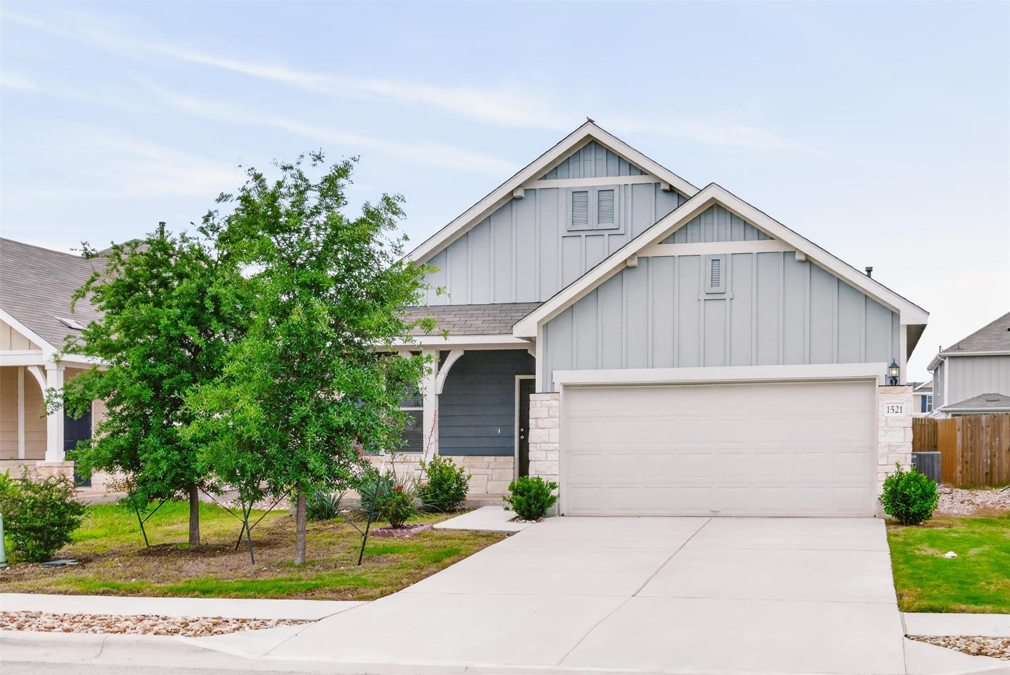 Listing photo 1 of 1521  Hope Ranch Rd