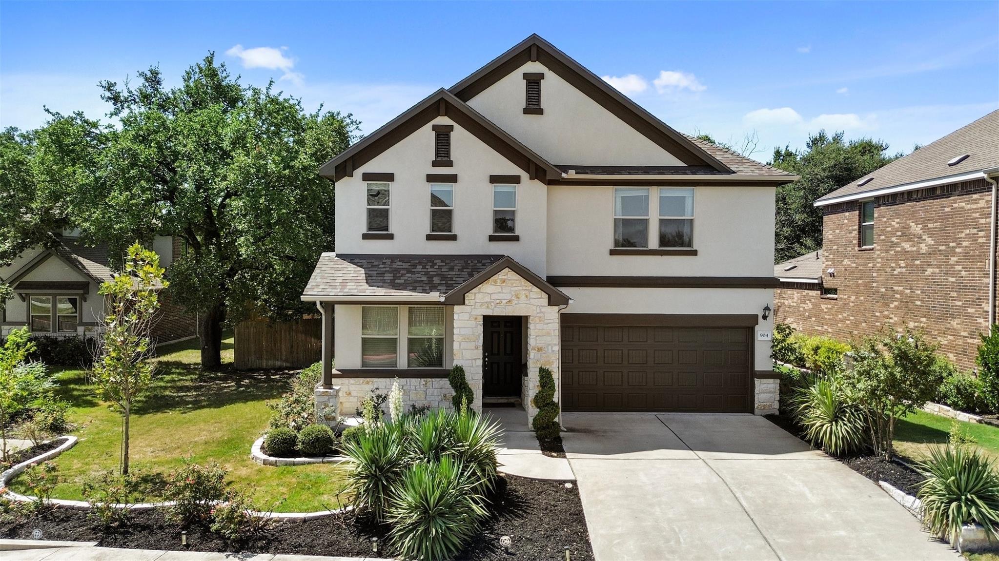 Listing photo 1 of 904  American Trl  #2