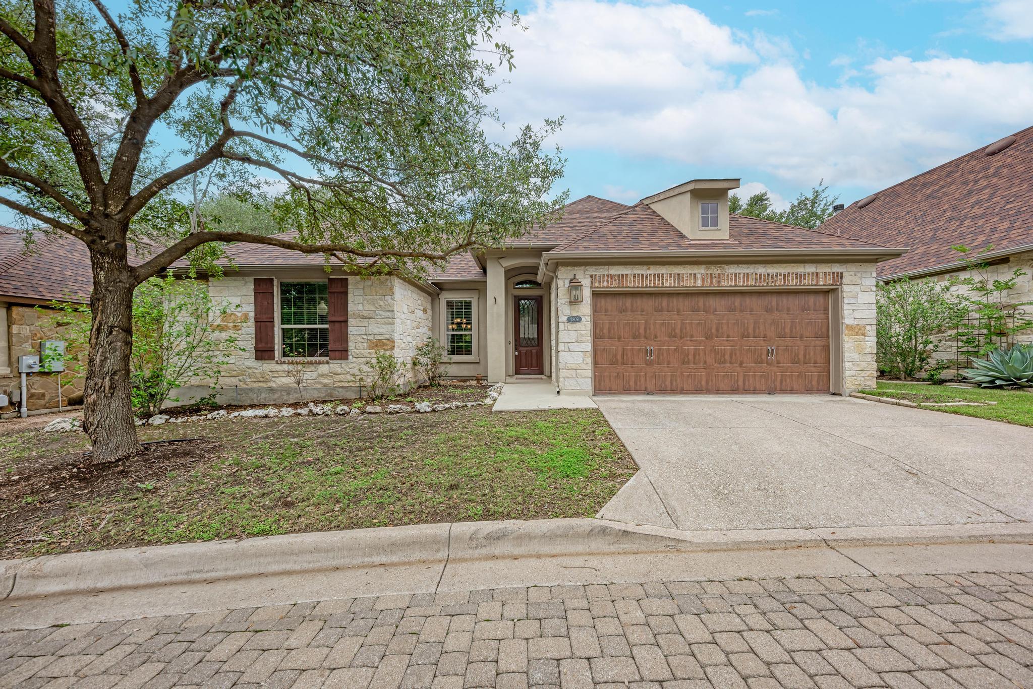 Listing photo 1 of 2809  Bellamy Cir