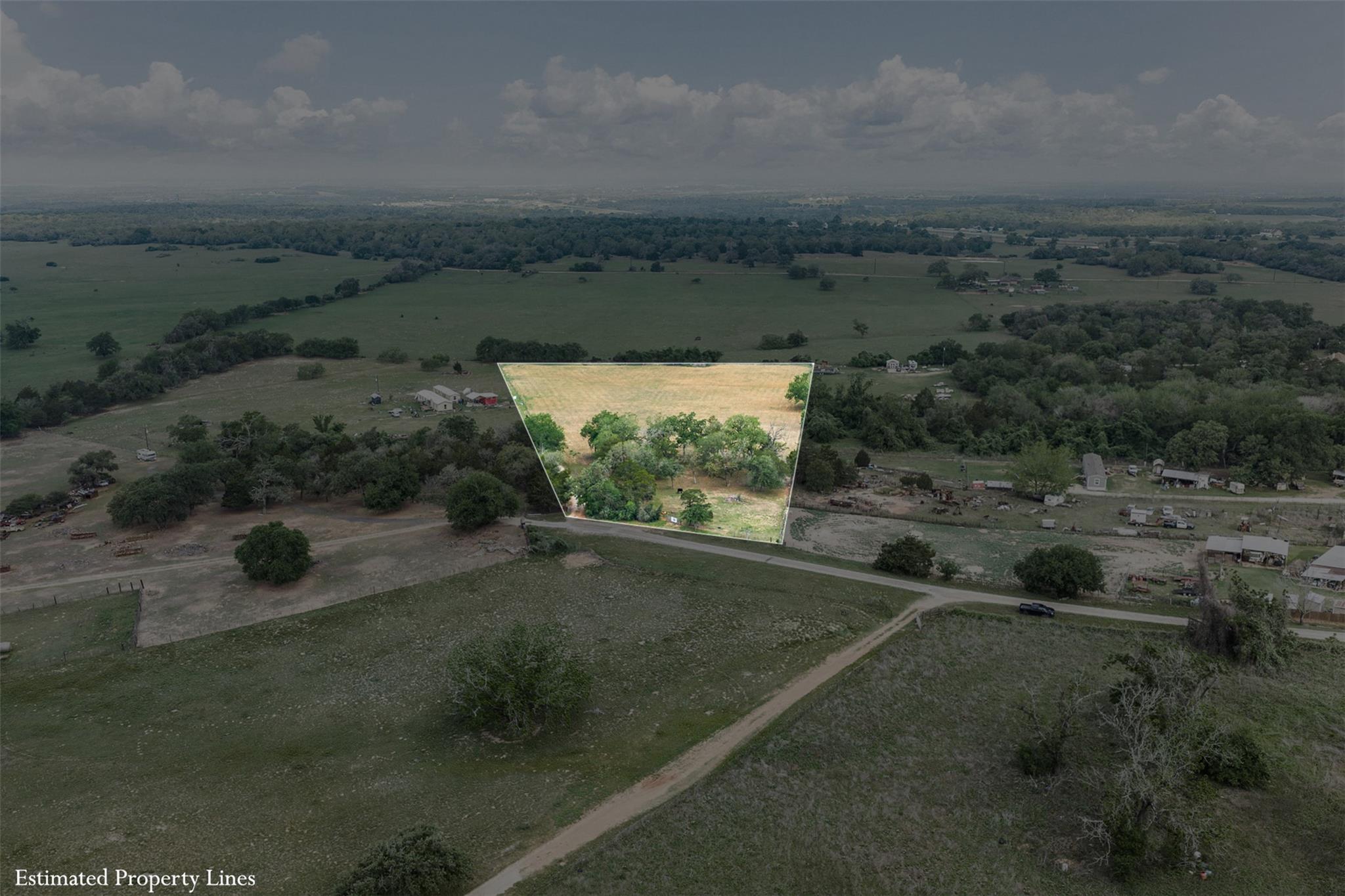 Listing photo 1 of 640  County Road 475 Rd