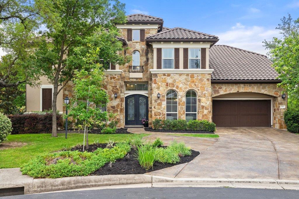 Listing photo 1 of 108  Aruba Ct