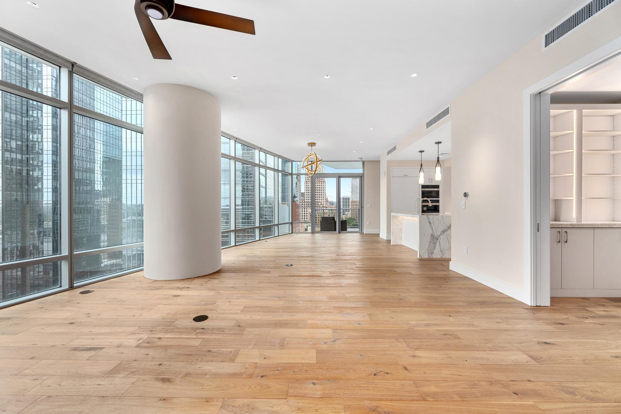 Ảnh nhà đang rao bán 1 của 200  Congress Ave  #15E