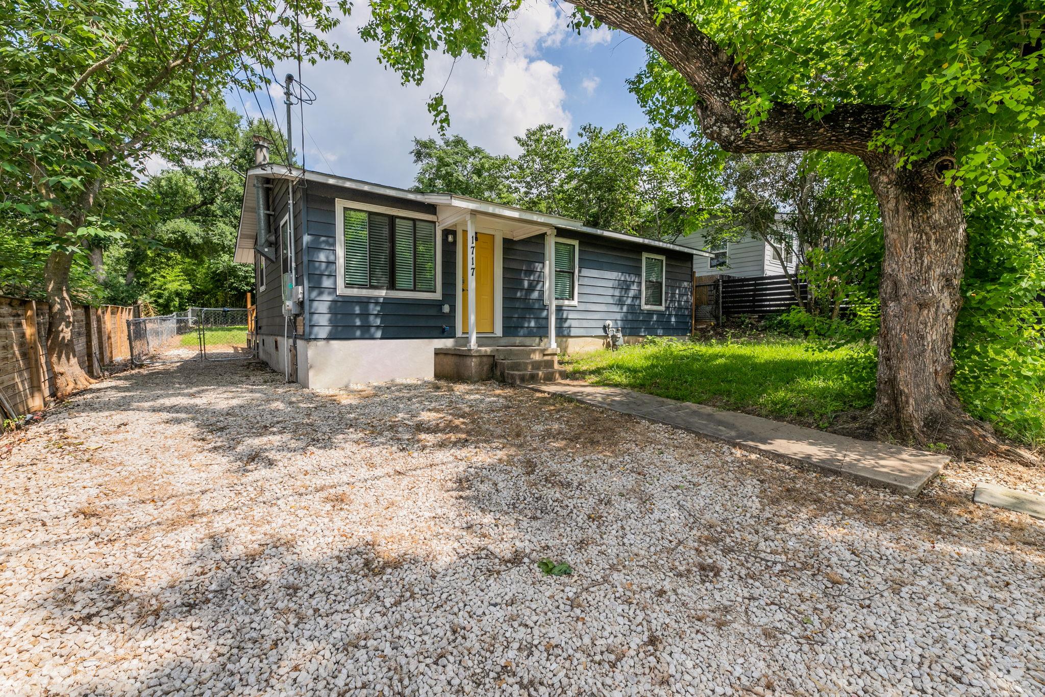 Listing photo 1 of 1717  Bunche Rd