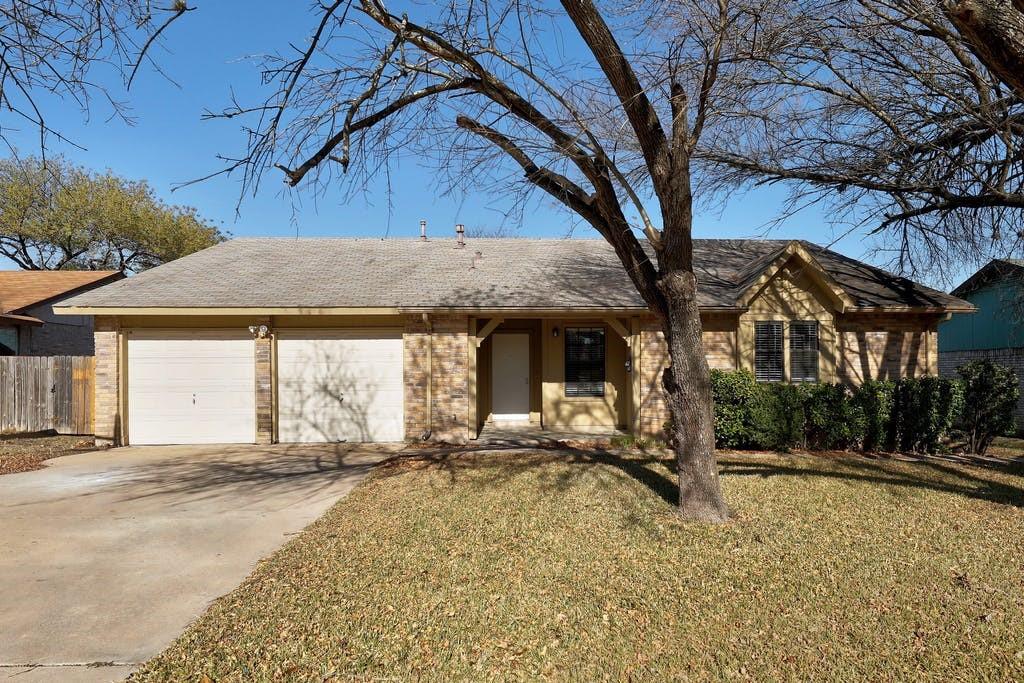 Listing photo 1 of 1214  Doonesbury Dr