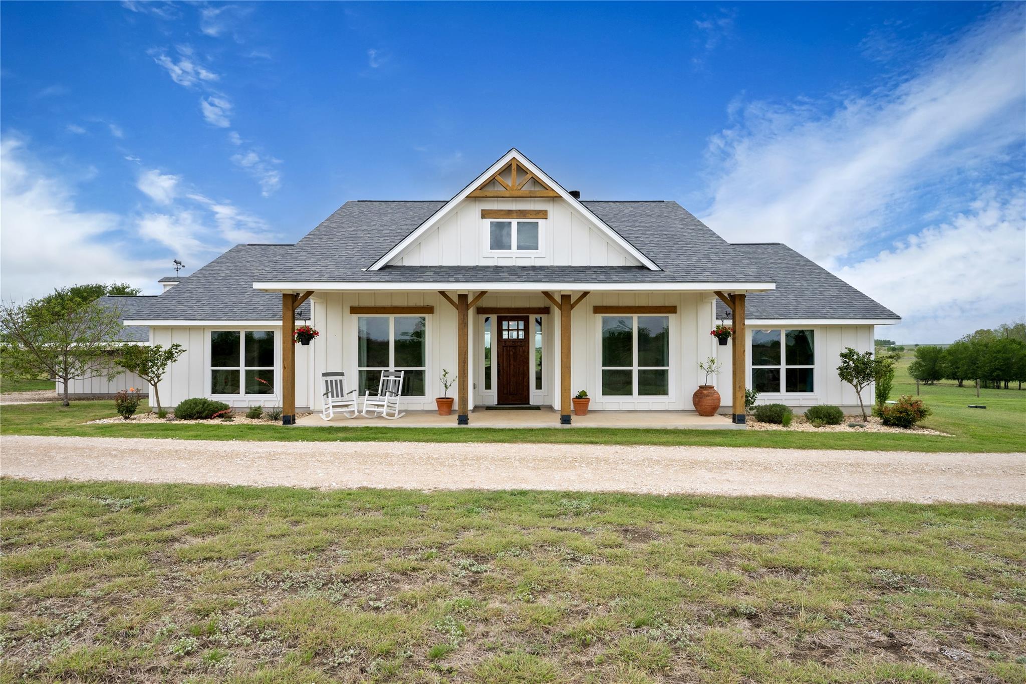 Listing photo 1 of 1854  County Road 464 None