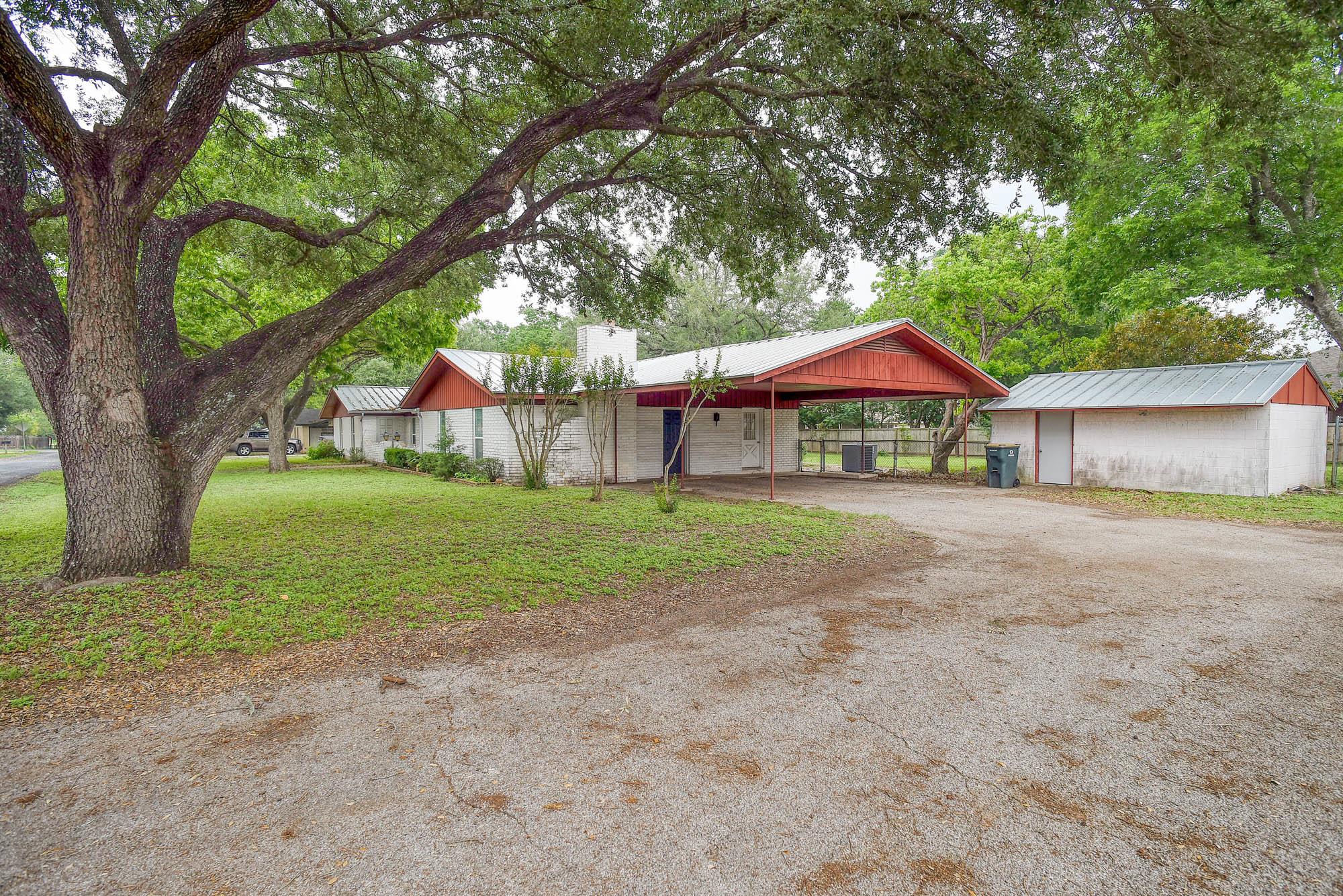 Listing photo 1 of 204  Maynard St