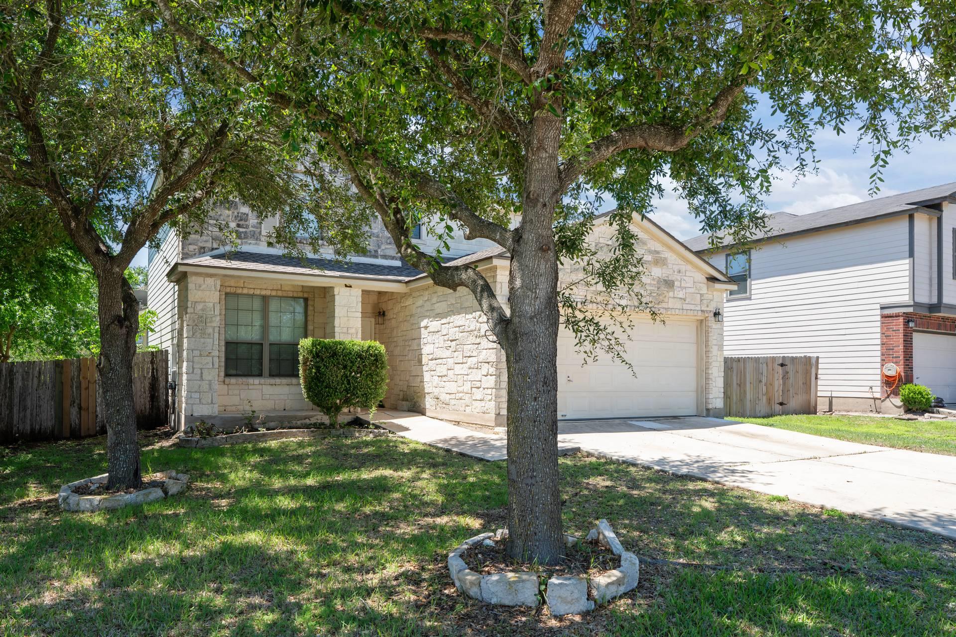 Listing photo 1 of 711  Abundance Ln