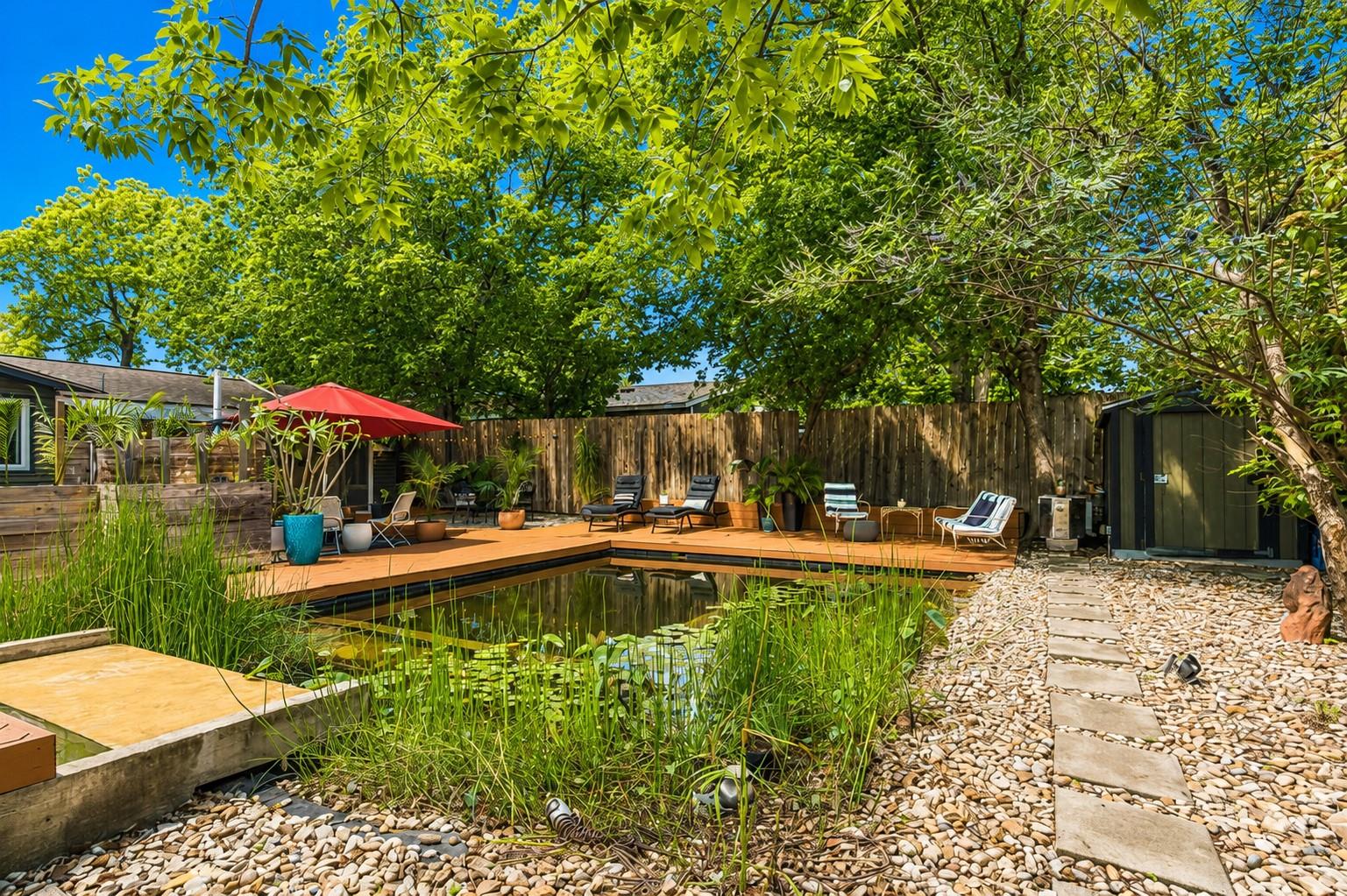 Listing photo 1 of 1428  Corona Dr