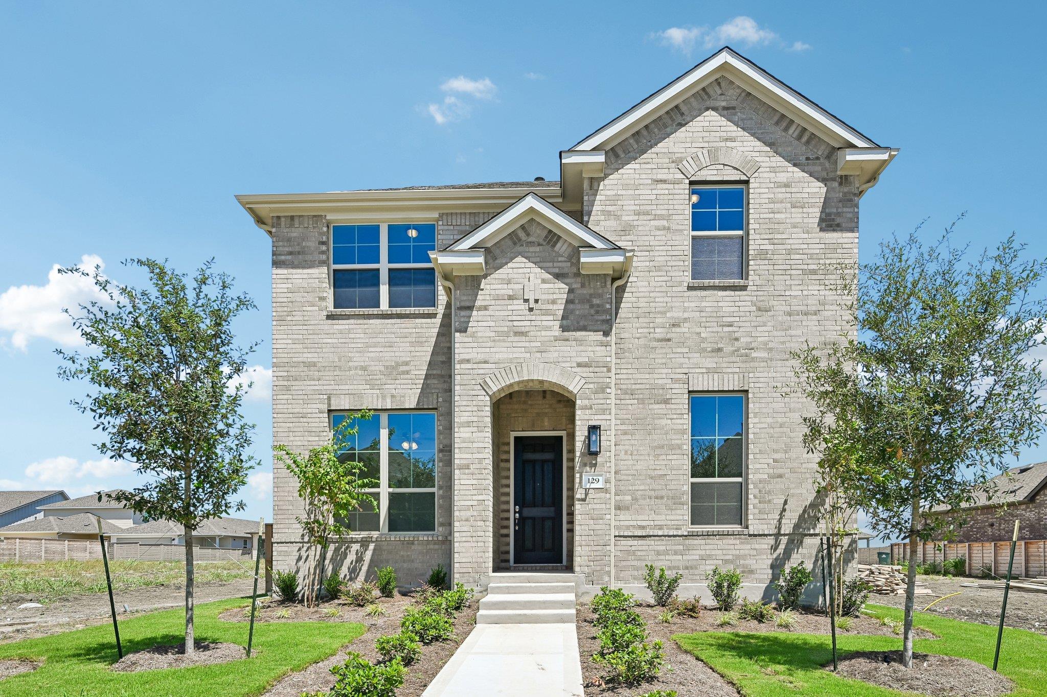 Listing photo 1 of 129  Royal Fern Rd