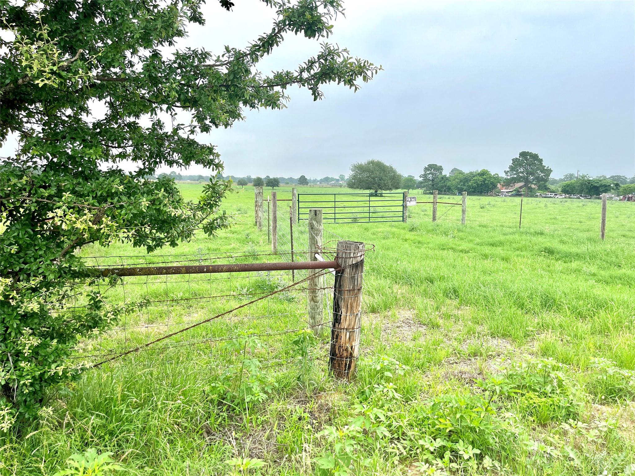 Listing photo 1 of 5.556 acres  Farris Lane Ln
