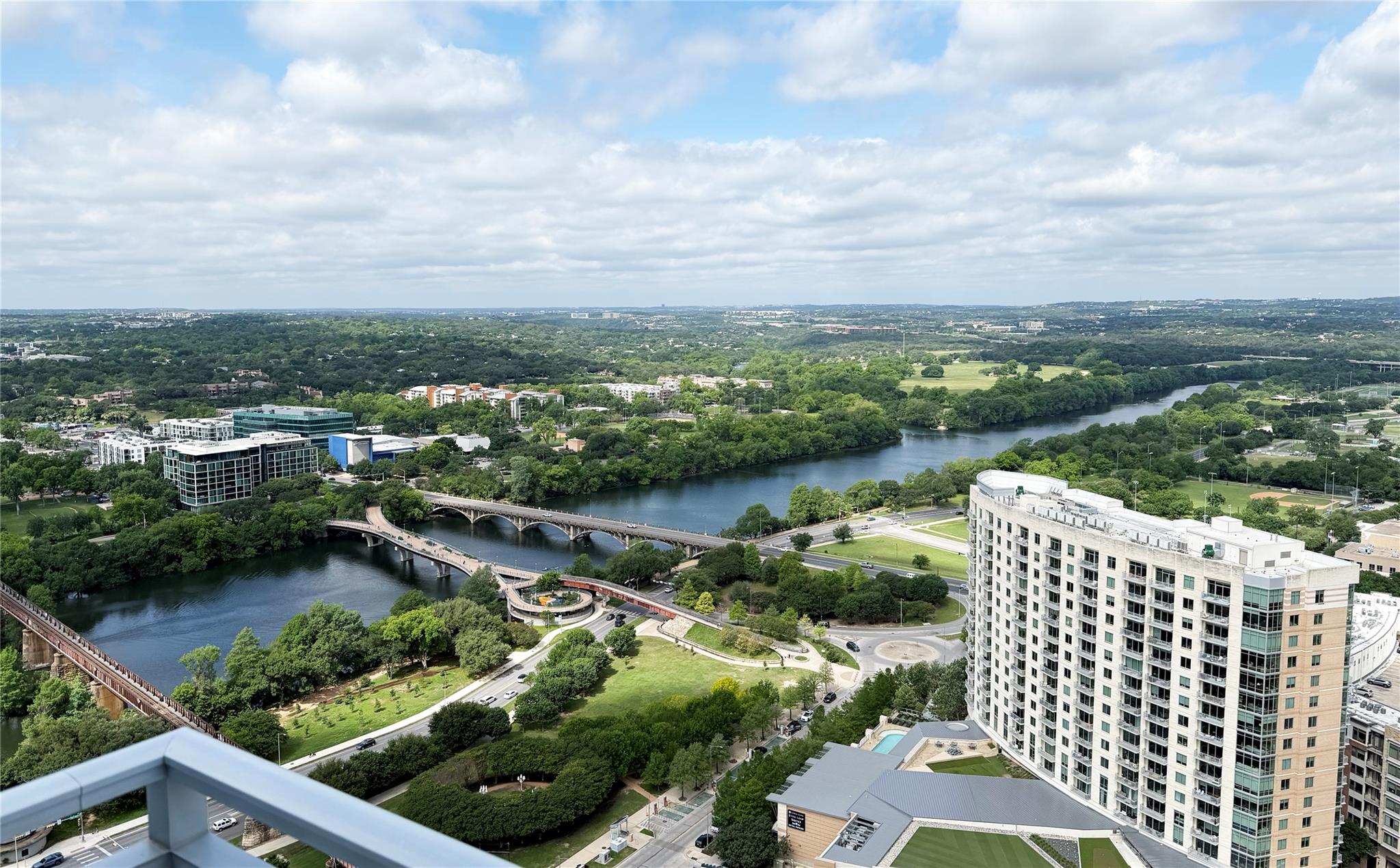 Listing photo 1 of 222  West Ave  #3008