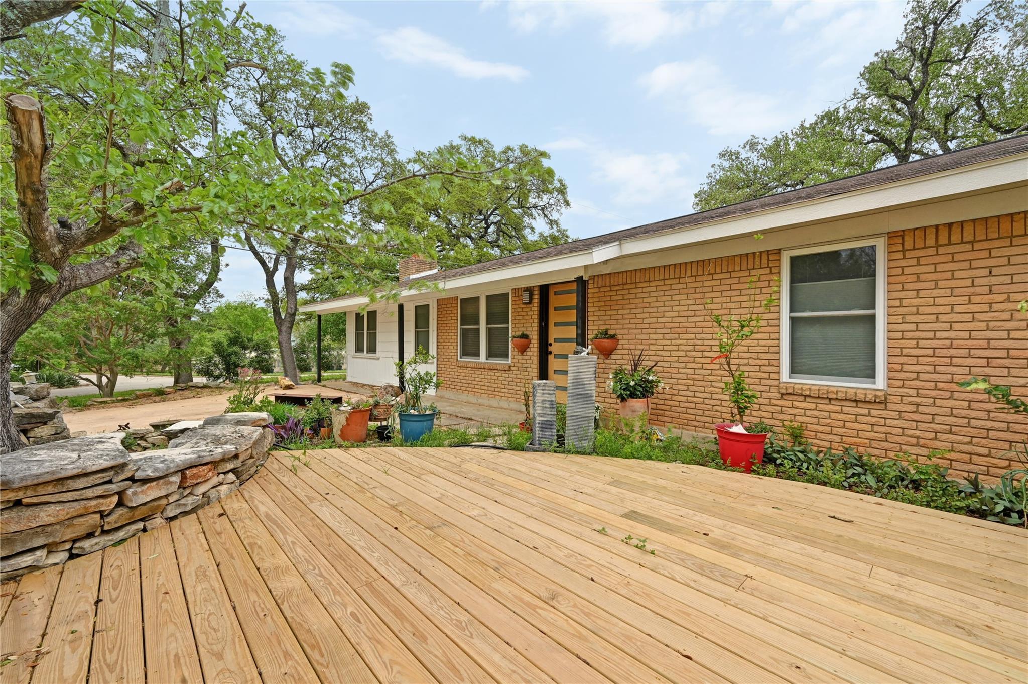 Listing photo 1 of 4505  Dudley Dr