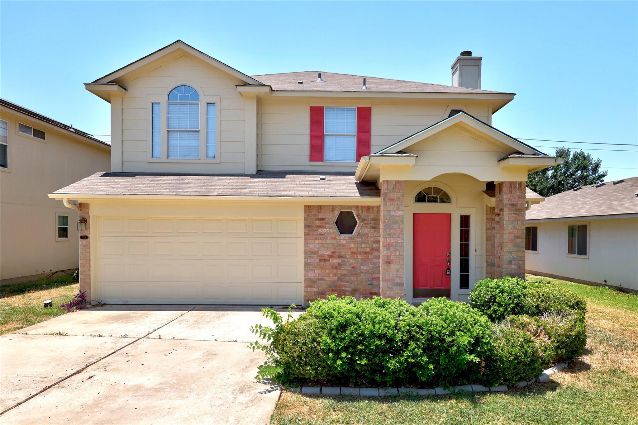 Listing photo 1 of 324  Avalanche Ave
