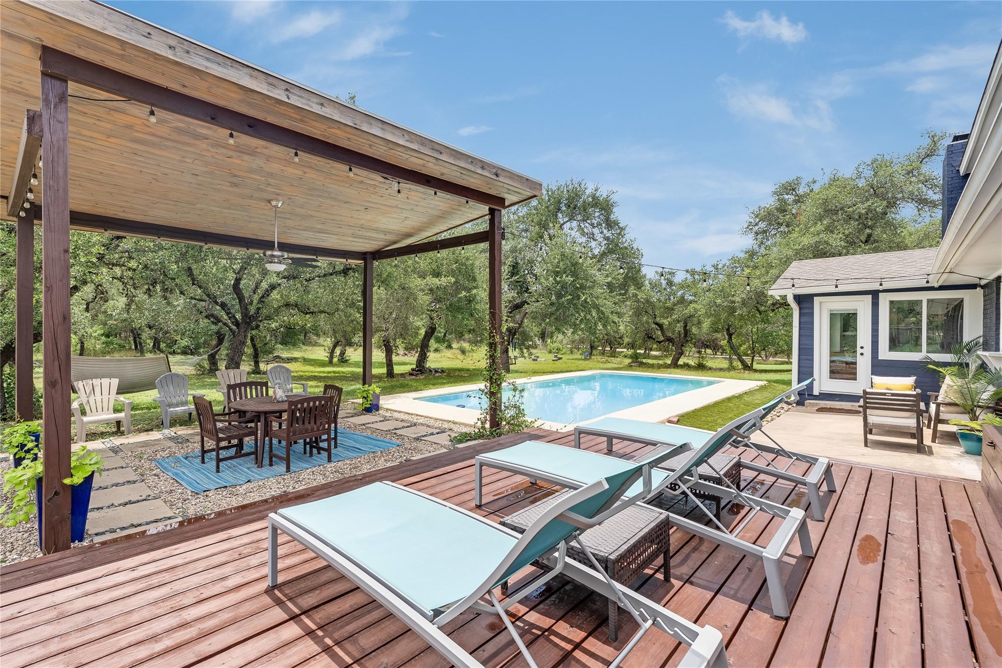 Listing photo 1 of 10133  Oliver Dr