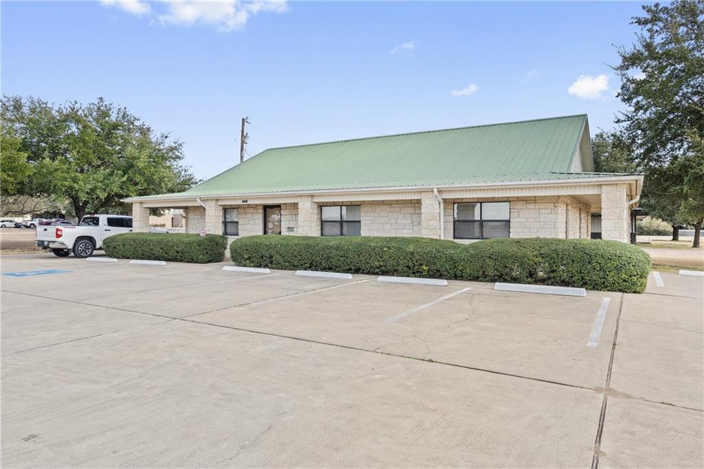 Listing photo 1 of 409  Mallard Ln