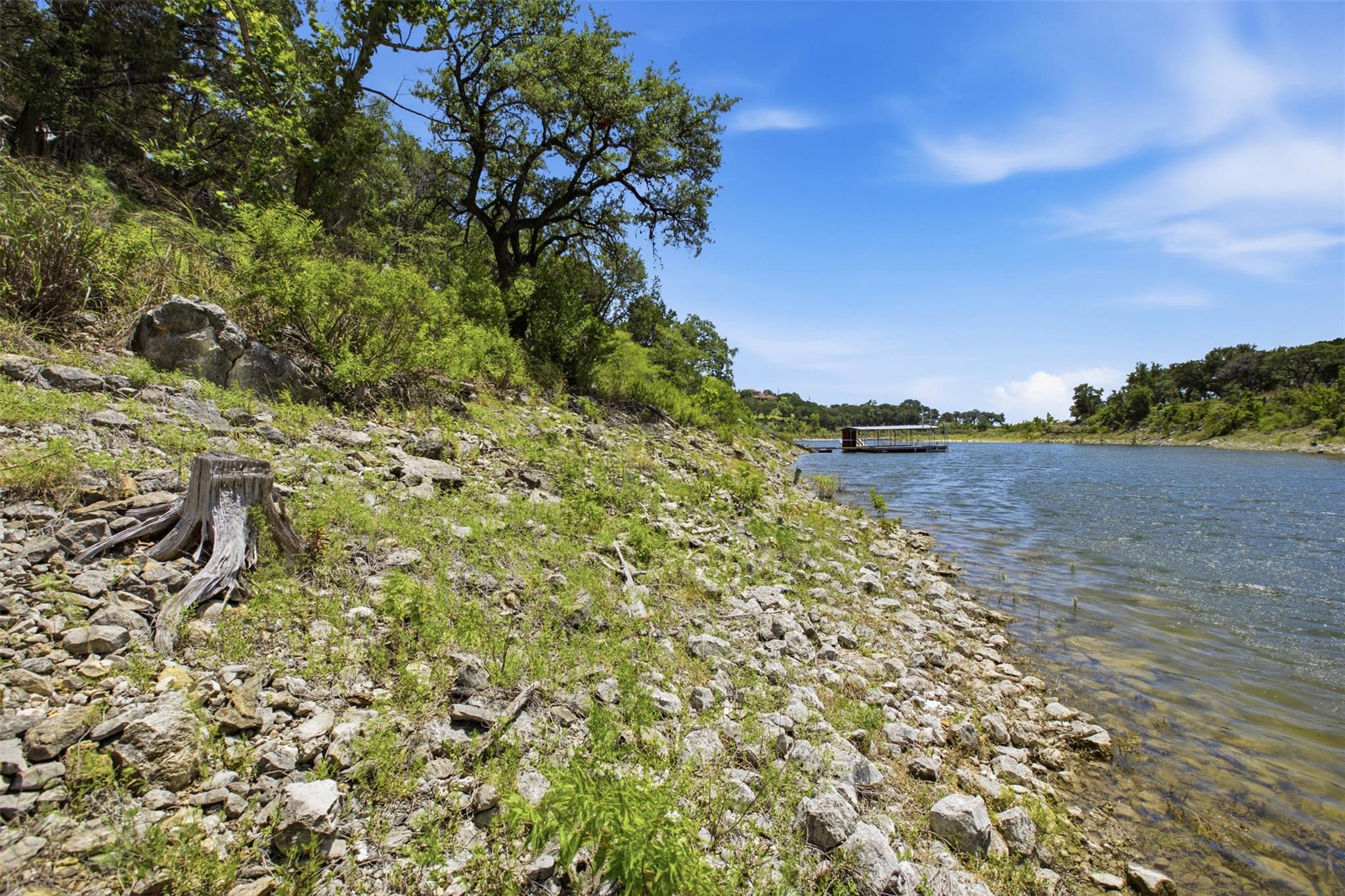 A spacious lot offering direct waterfront access 