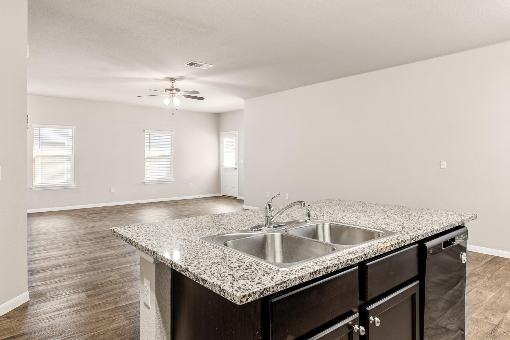 Listing photo 1 of 365  Cibolo Creek Dr