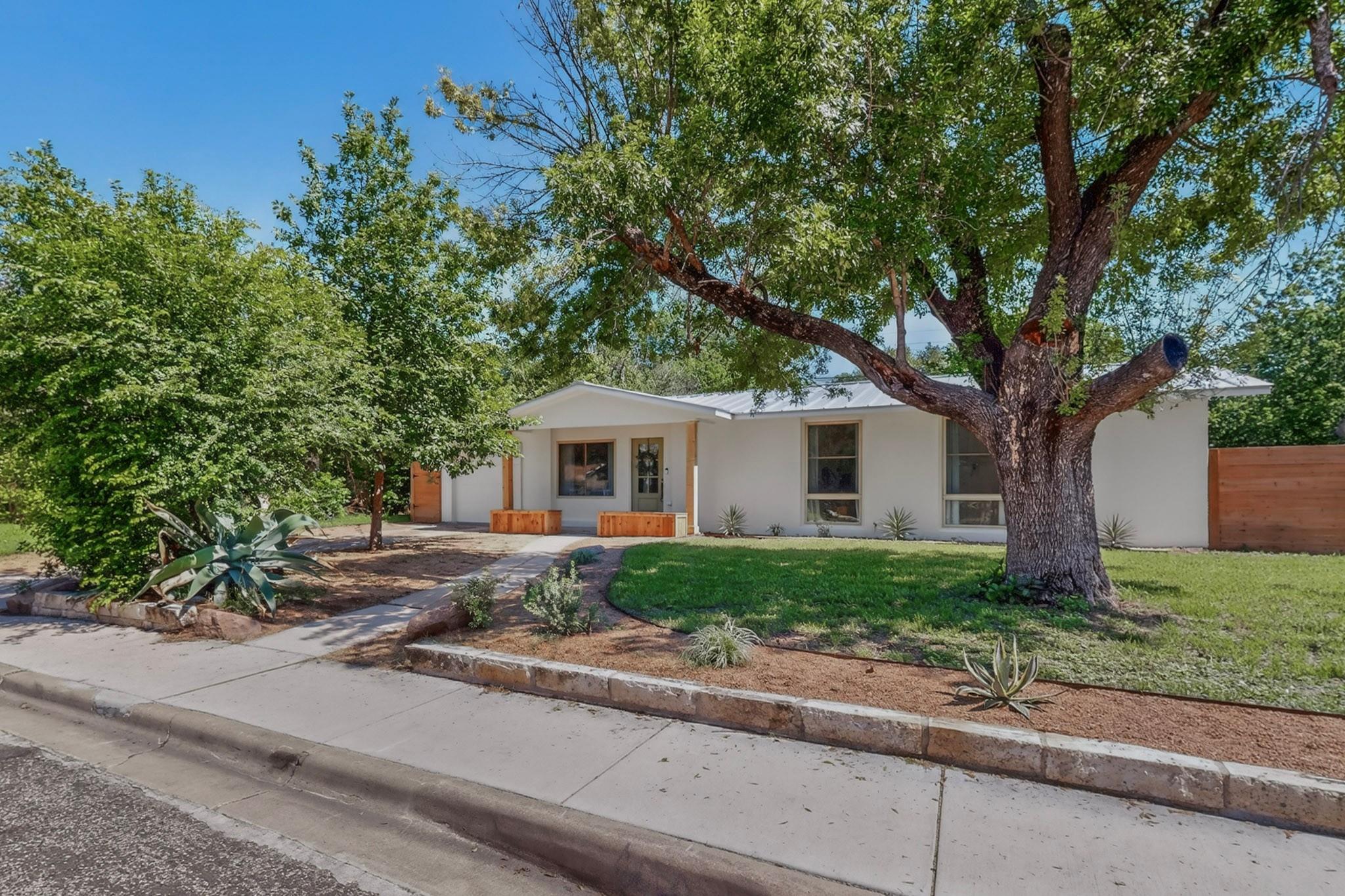 Listing photo 1 of 1308  BROADMOOR Dr