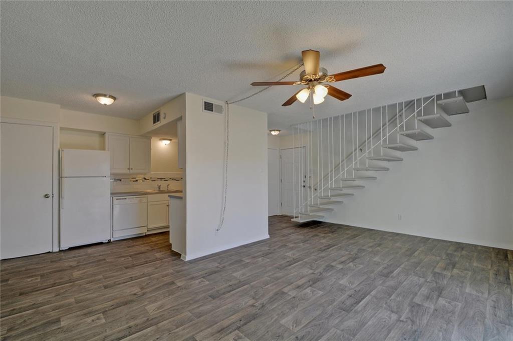 Listing photo 1 of 1825  Wooten Park Dr  #101