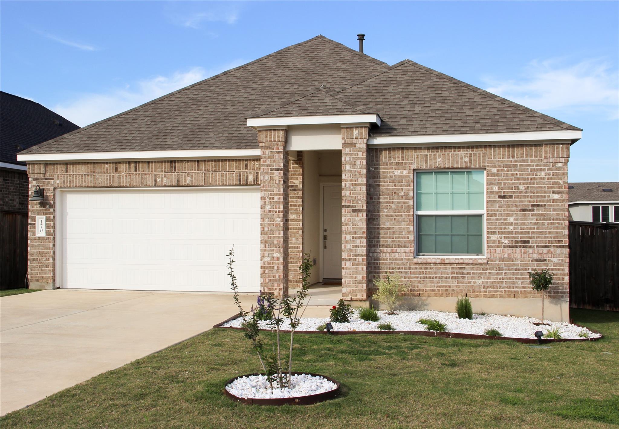 Listing photo 1 of 170  Maravillas Bnd