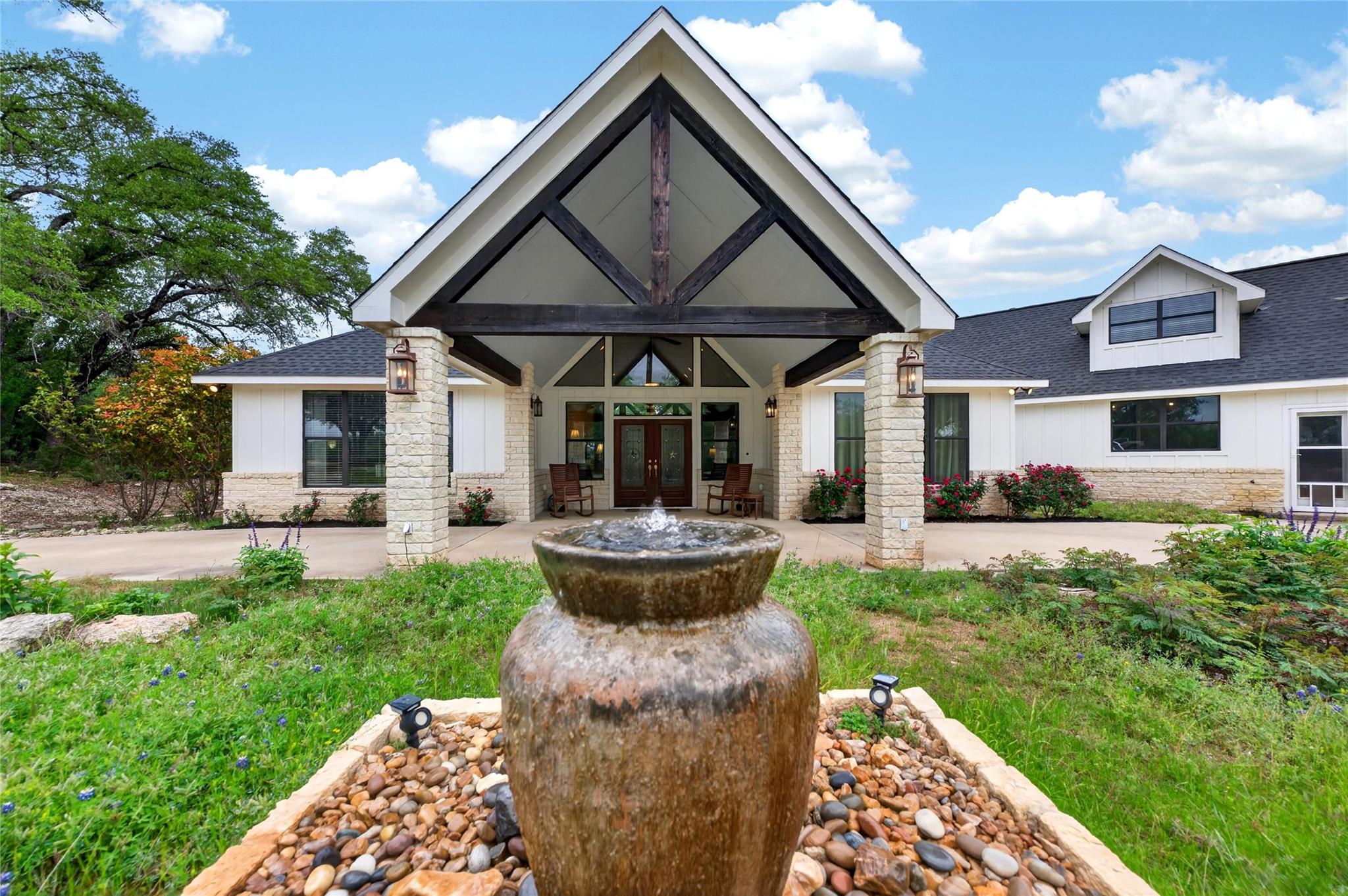 Listing photo 1 of 1508  Successor Rd