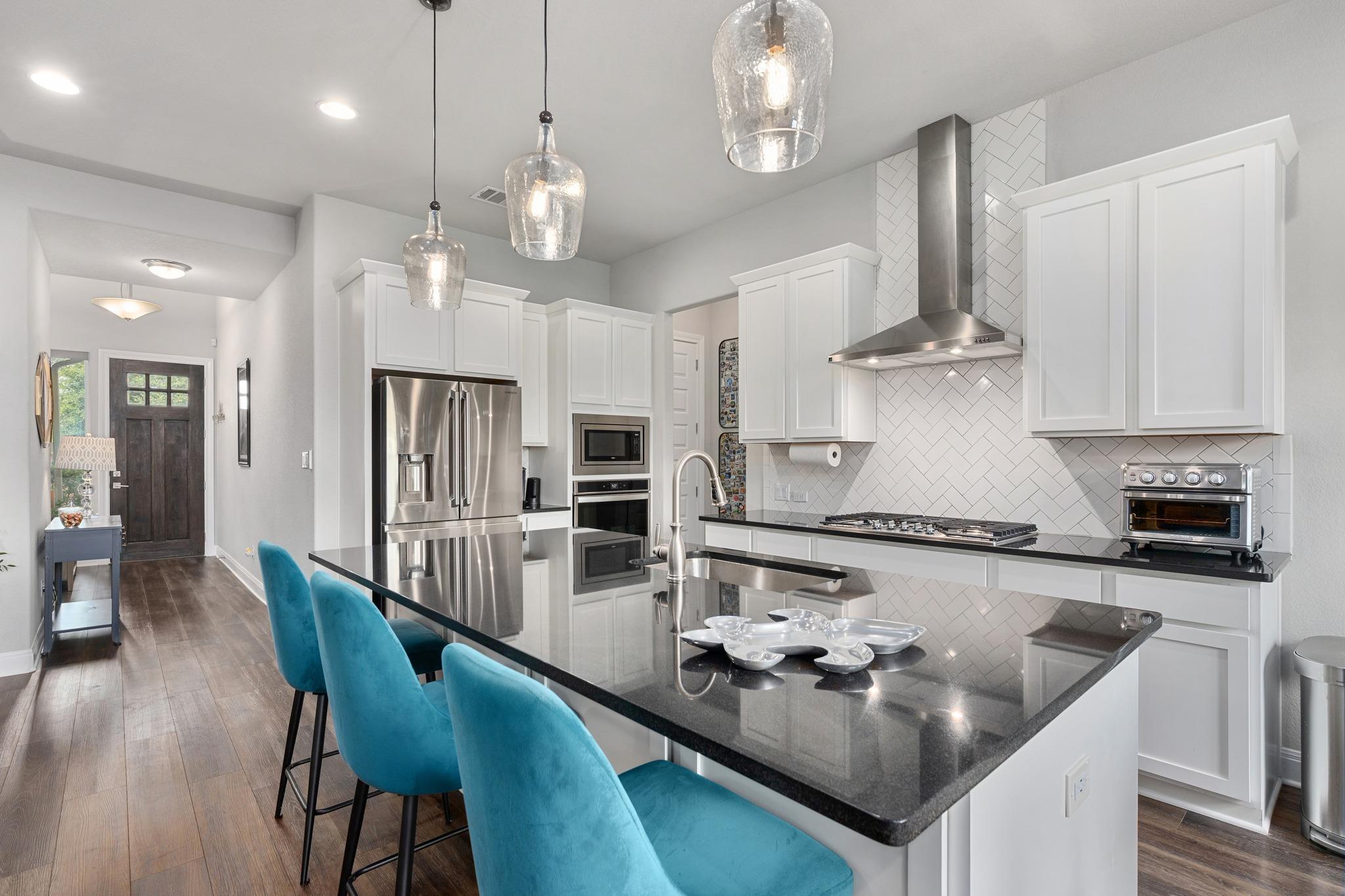 Listing photo 1 of 3925  Tavarez St