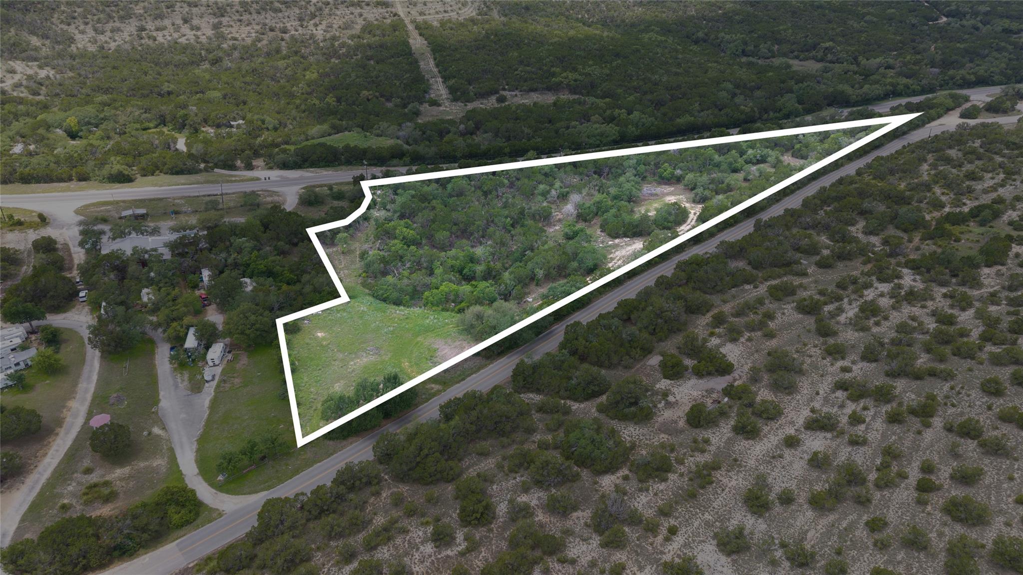 Listing photo 1 of 424  Spoke Hollow Rd