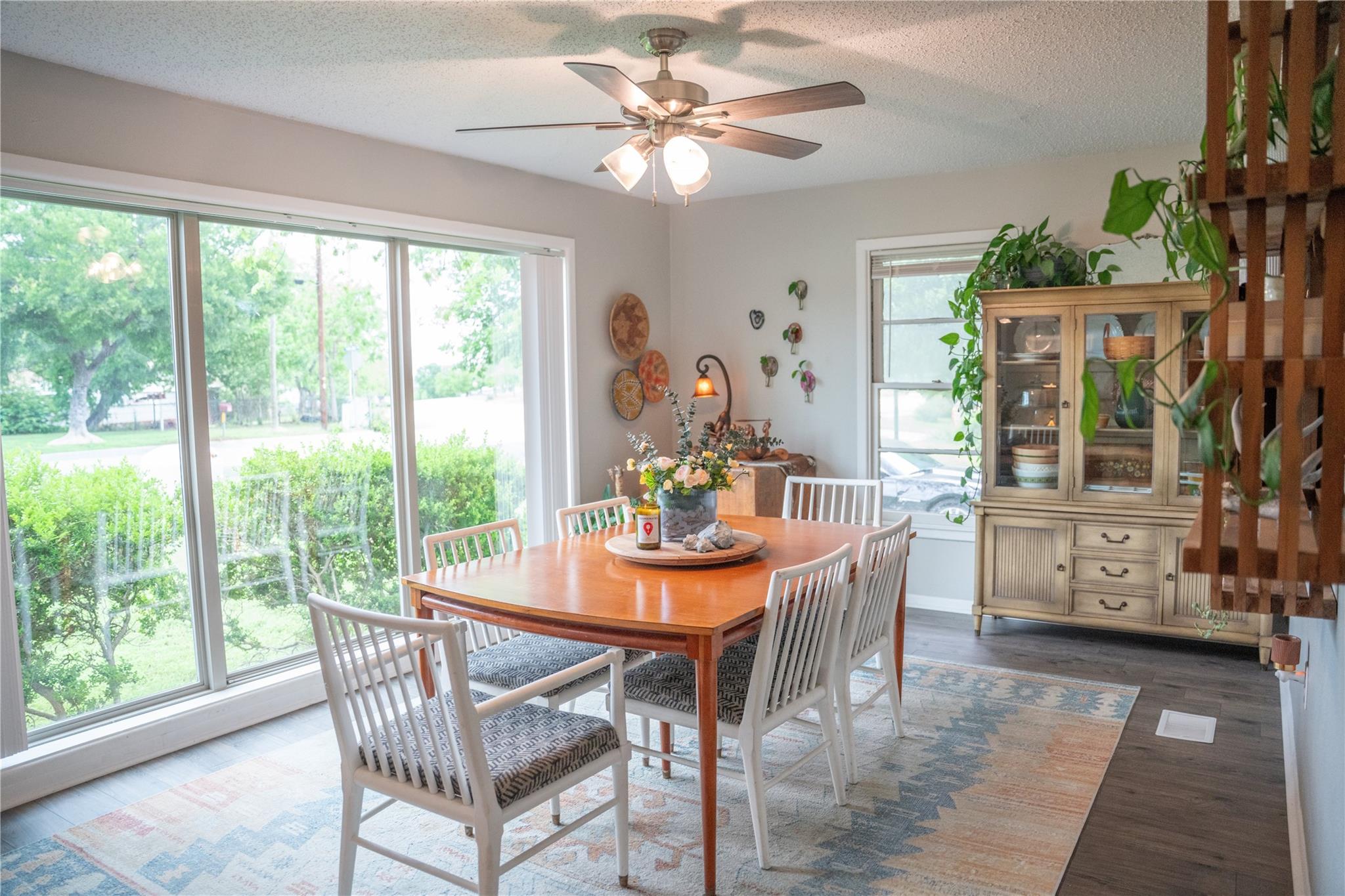 Expansive picture window offering outdoor visibil