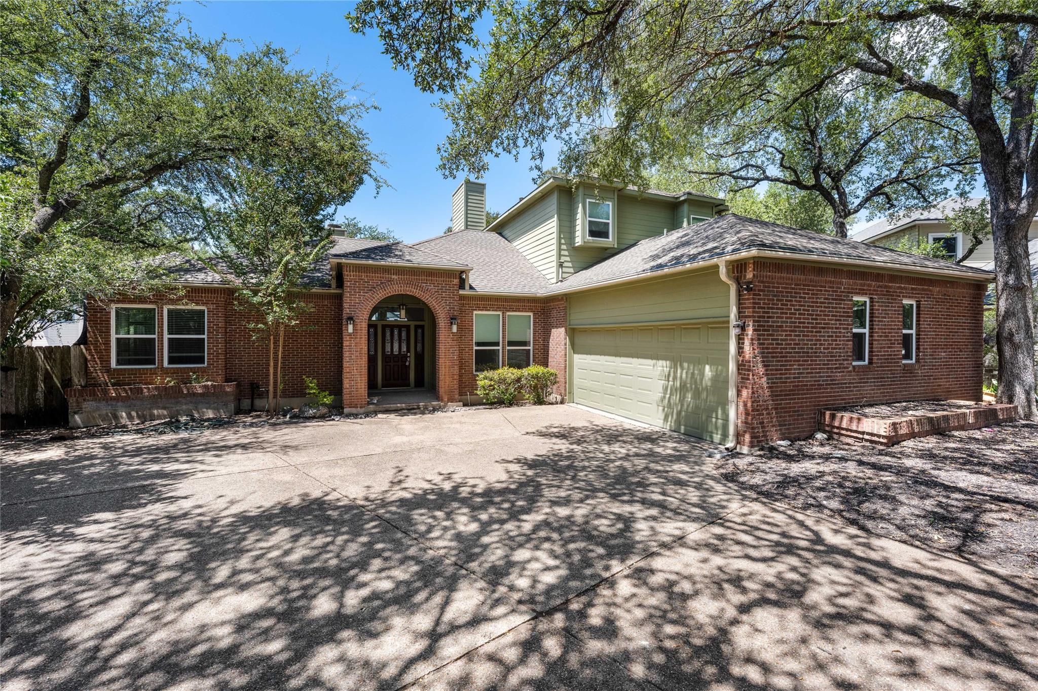 Listing photo 1 of 7203  Desert Rose Cv