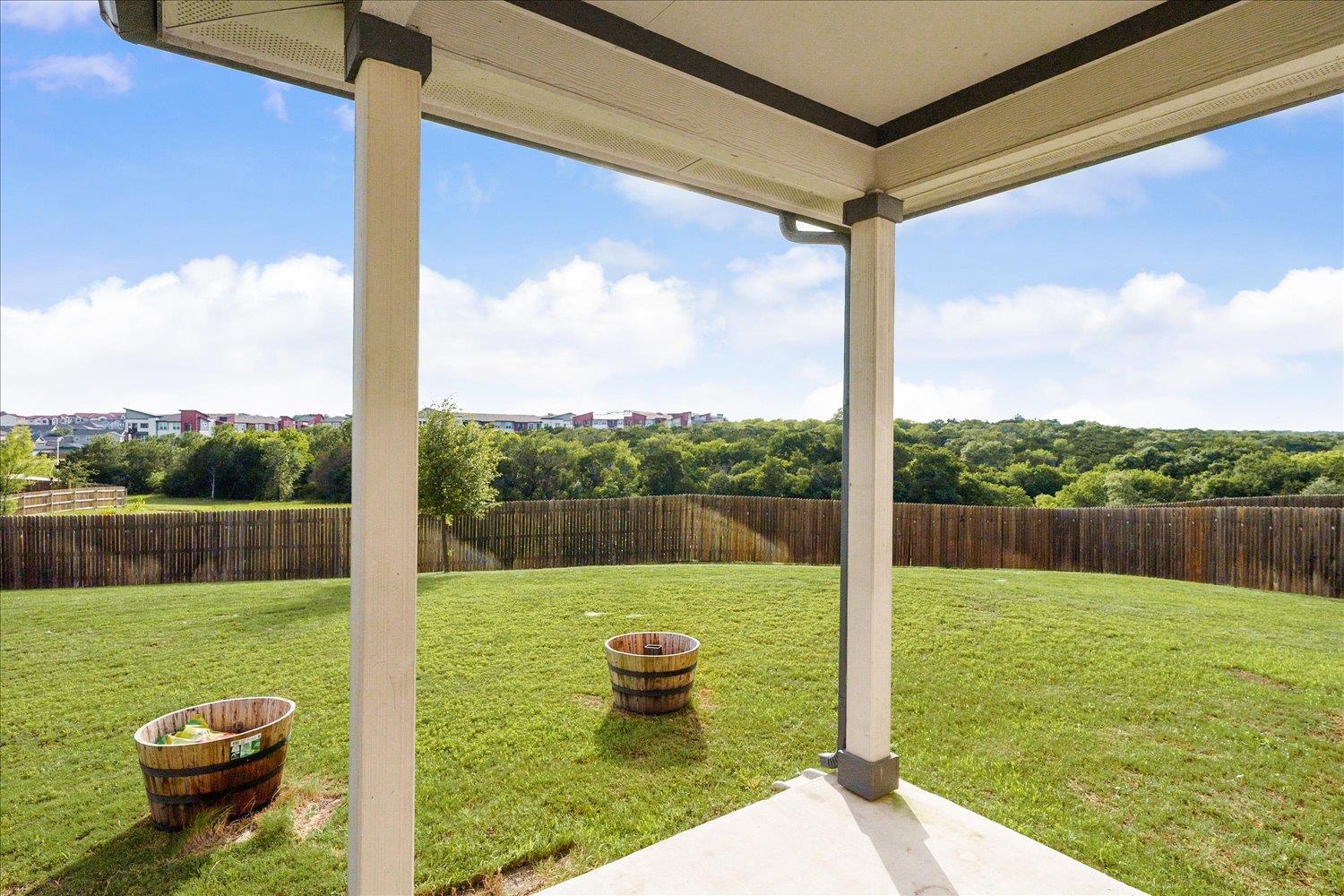 Covered patio with a concrete surface