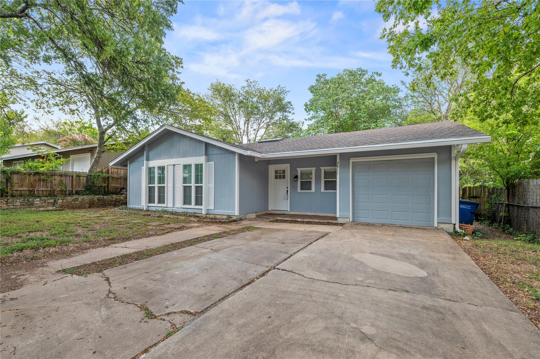 Listing photo 1 of 3411  Thomas Kincheon St