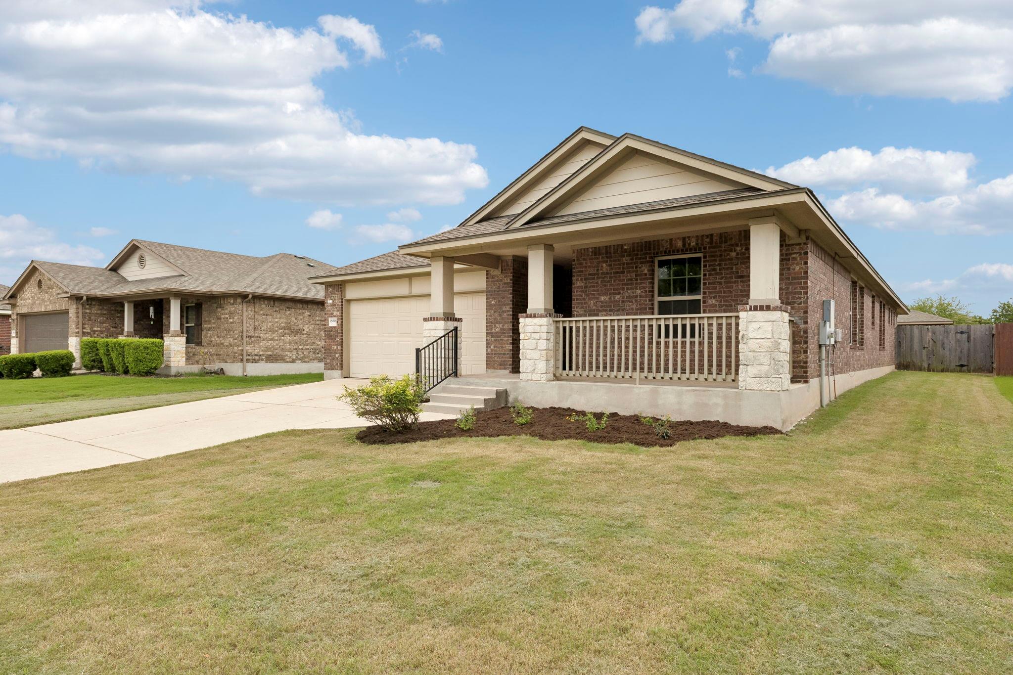 Listing photo 1 of 18816  Keeli Ln