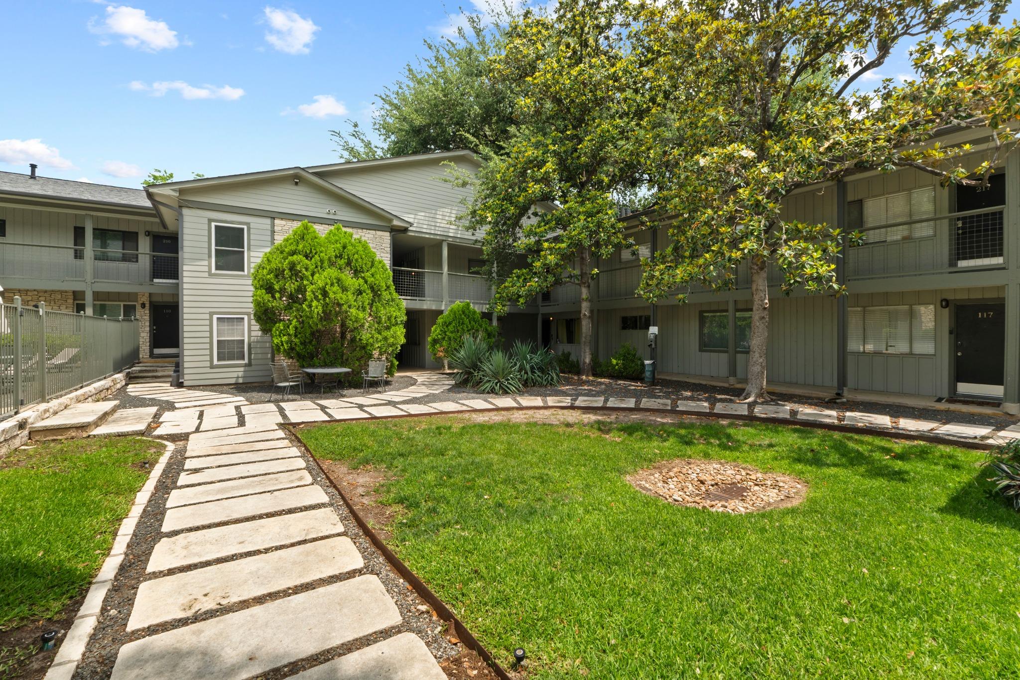 Listing photo 1 of 2303  East Side Dr  #211