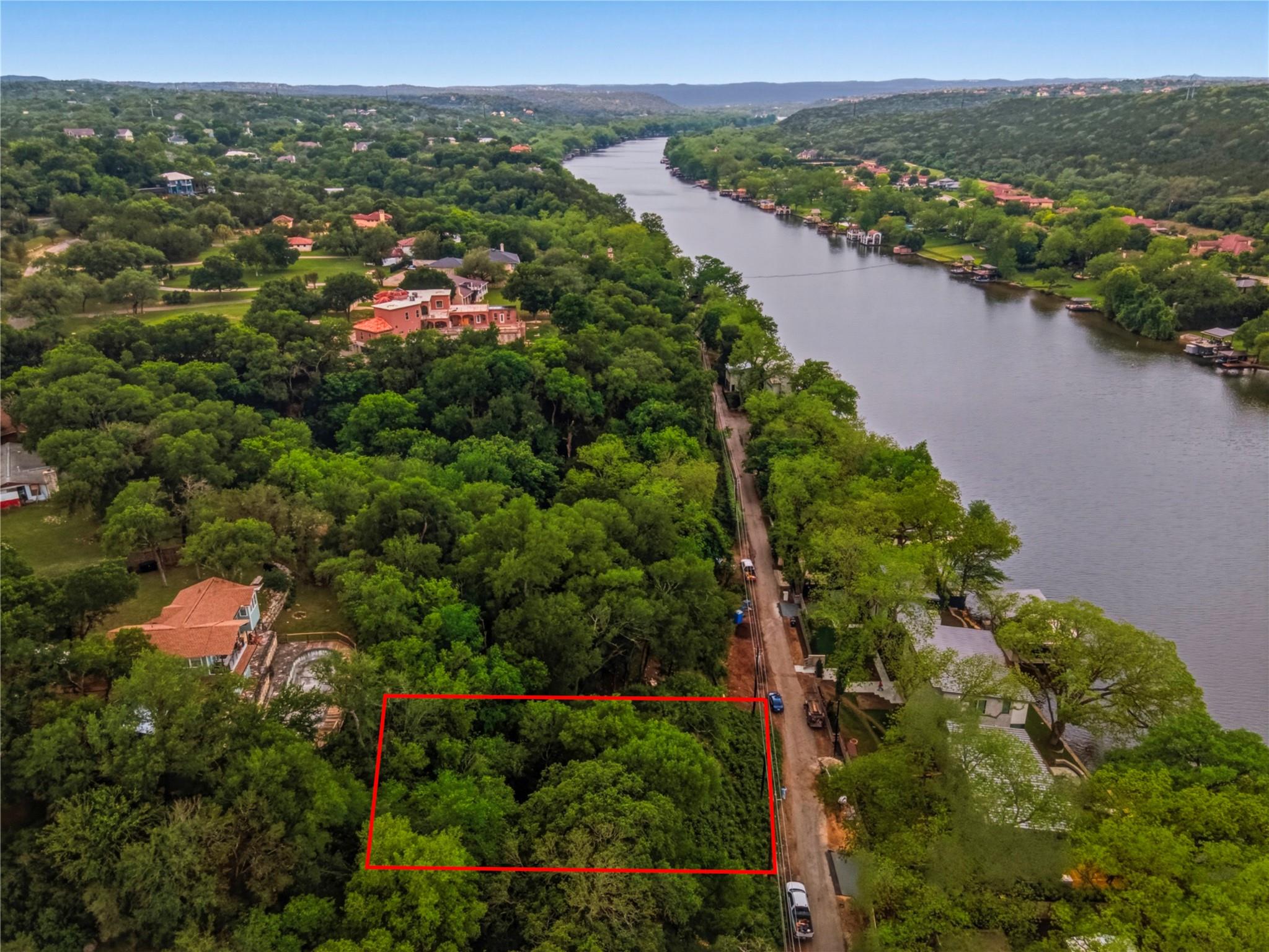 Listing photo 1 of 2803  Edgewater Dr