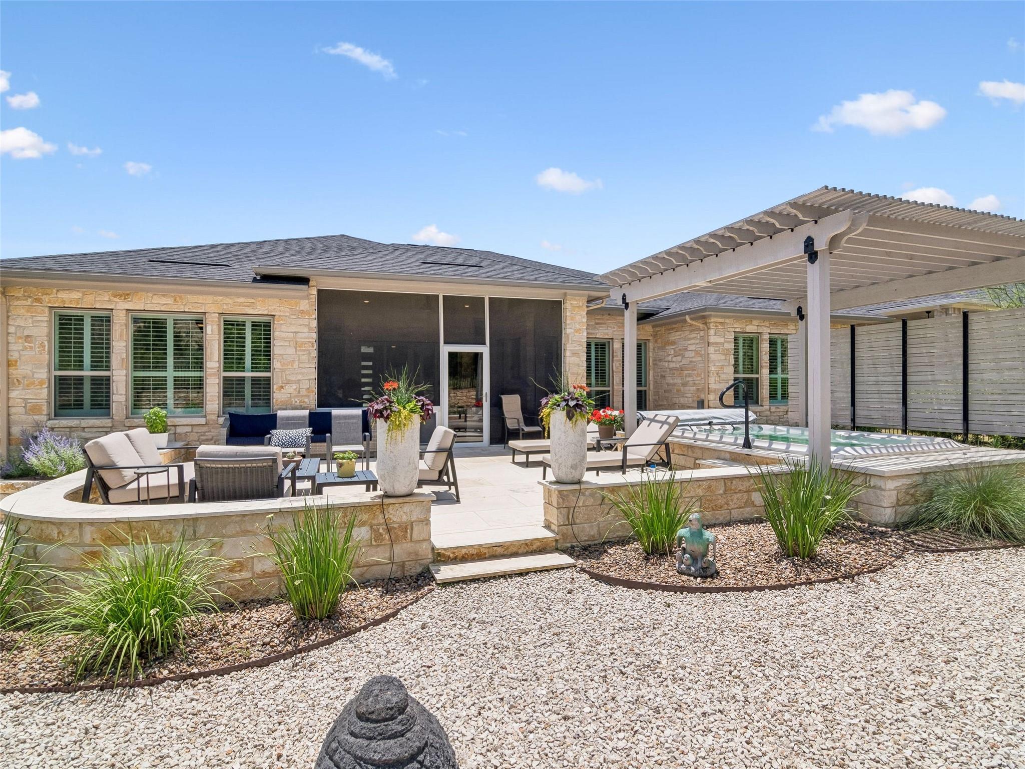 Foto de la propiedad en venta 1 de 224  Sweeping Sage Ln