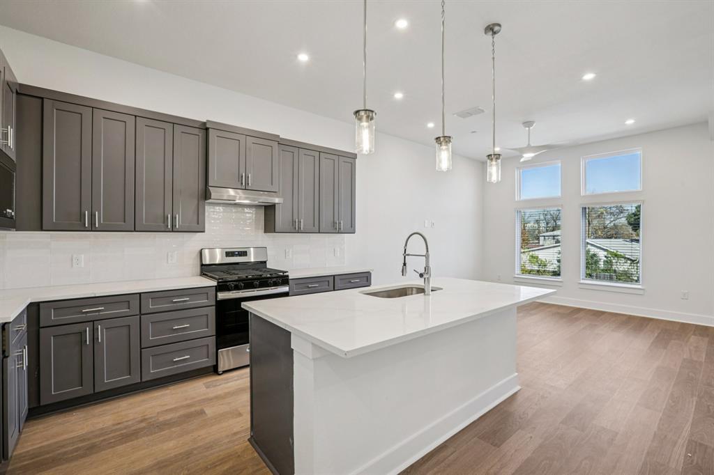 Listing photo 1 of 200 W 56th St  #8103