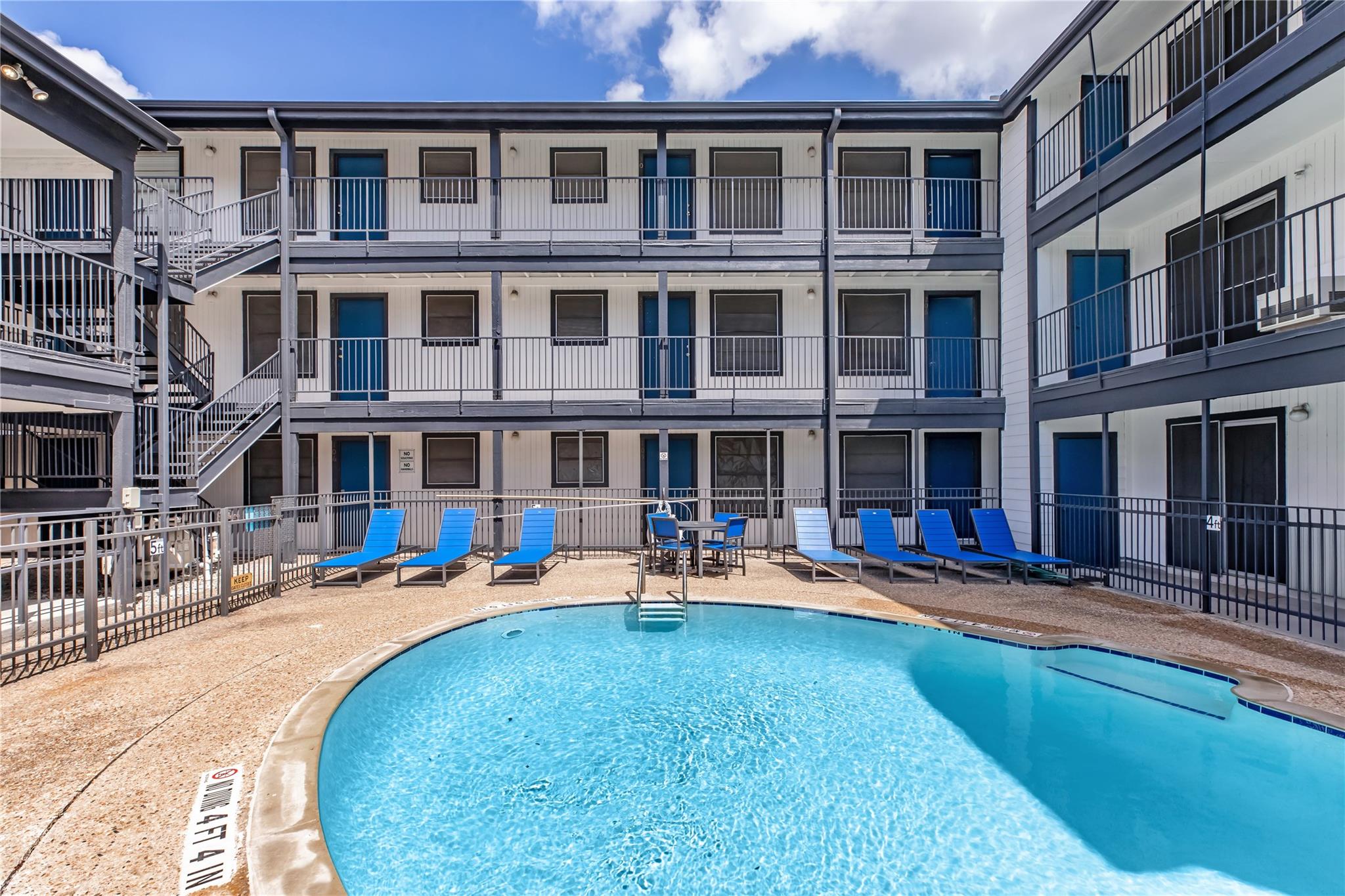 6010 N Lamar Blvd  #313 的房源照片，第 1 张