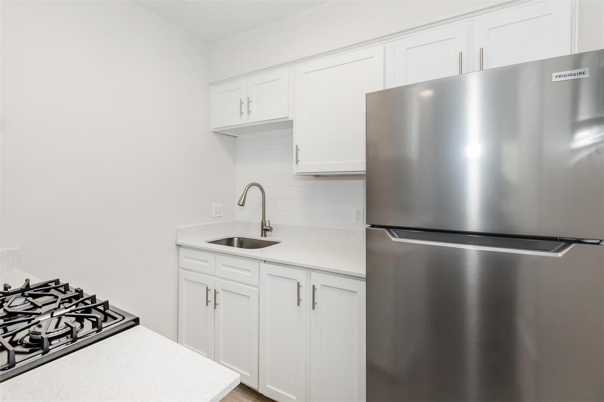 Listing photo 1 of 4415  Avenue B None  #205