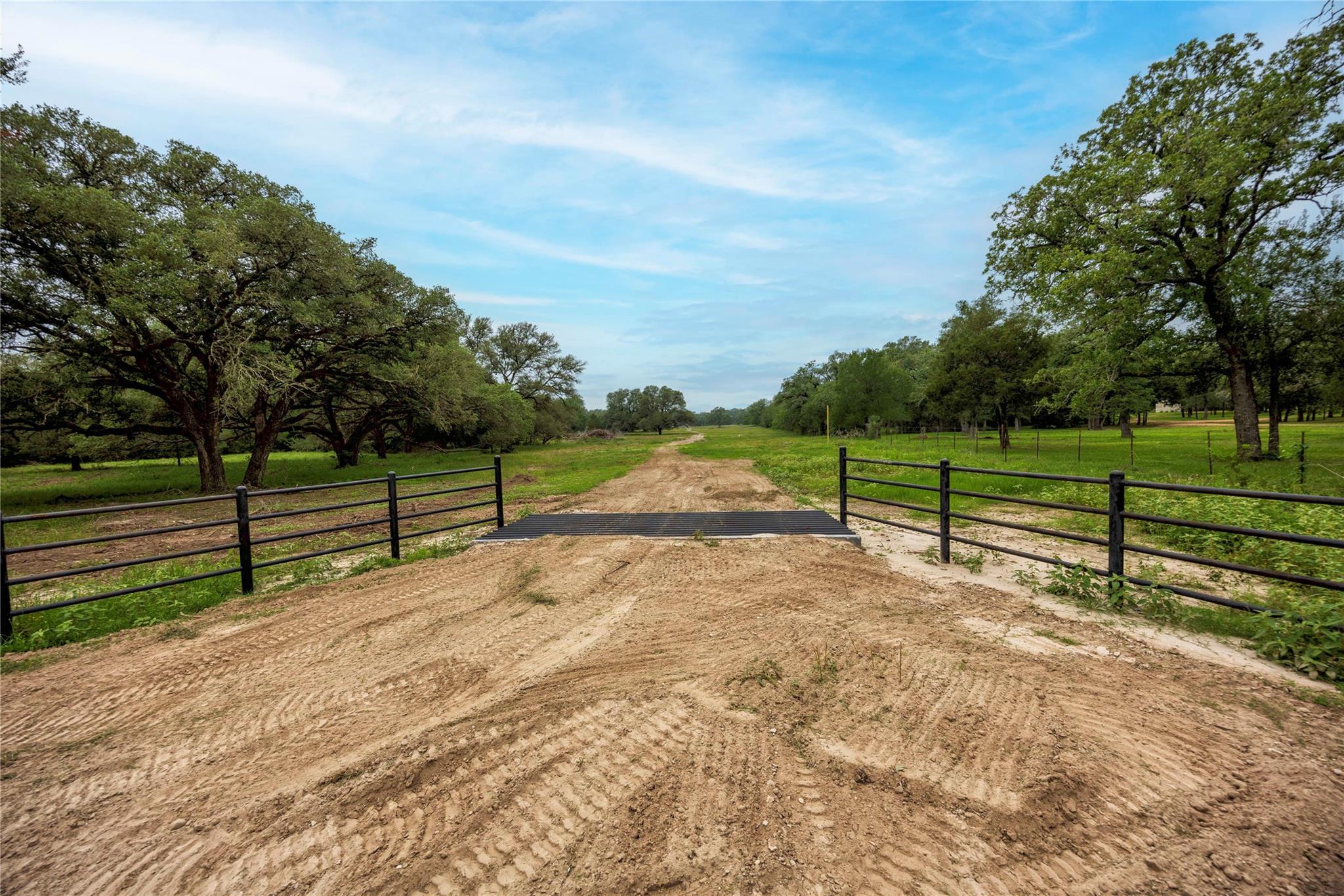 Listing photo 1 of 2570  Burke Rd