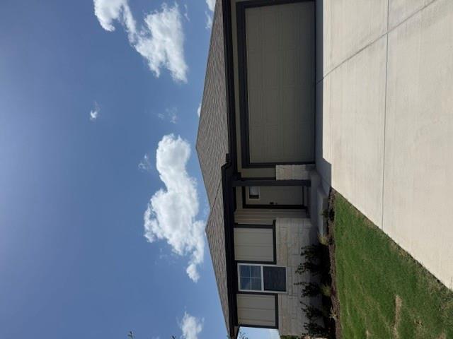 Listing photo 1 of 144  Woodbrook Dr