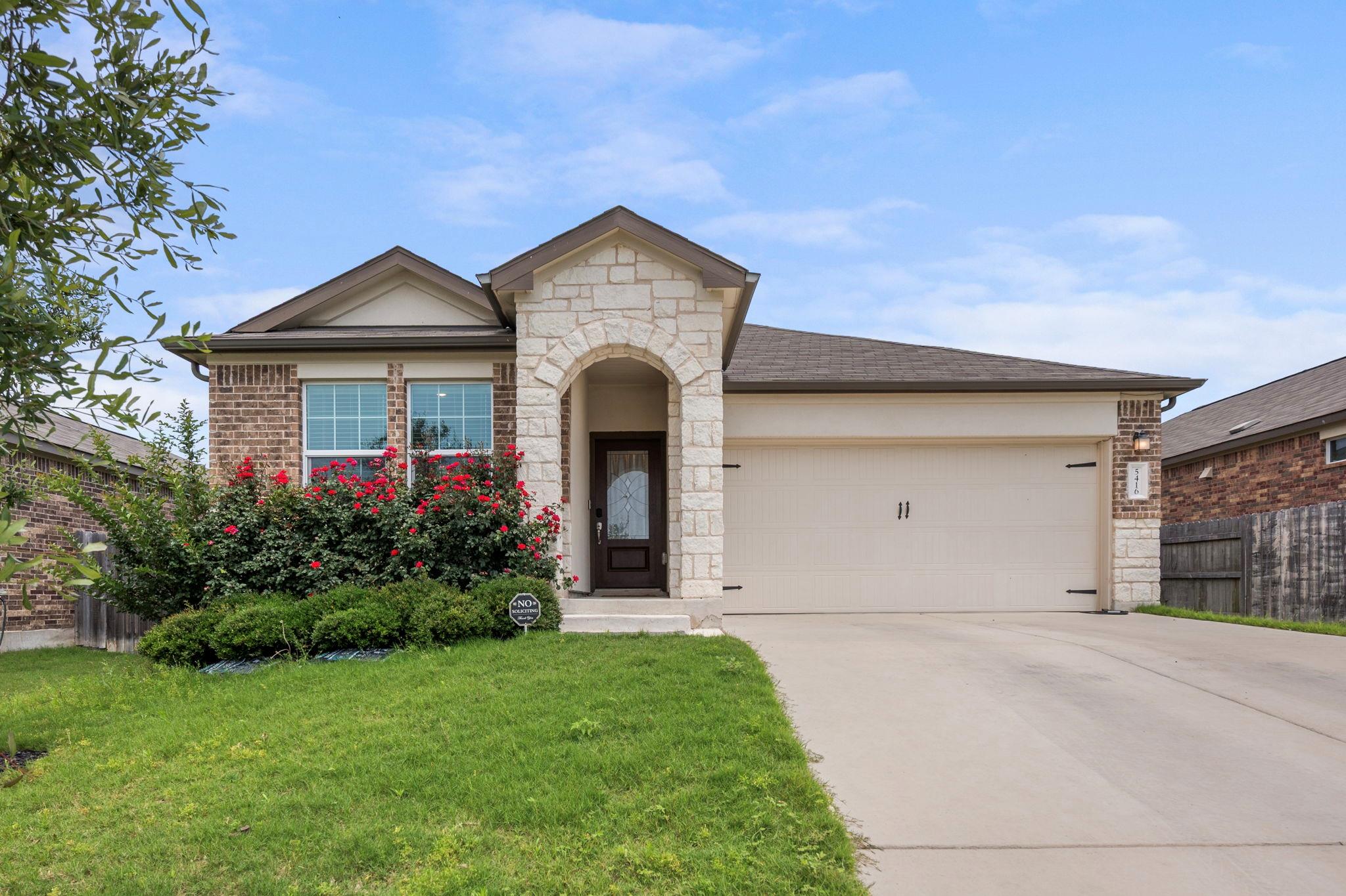 Listing photo 1 of 5416  Bellissima Way
