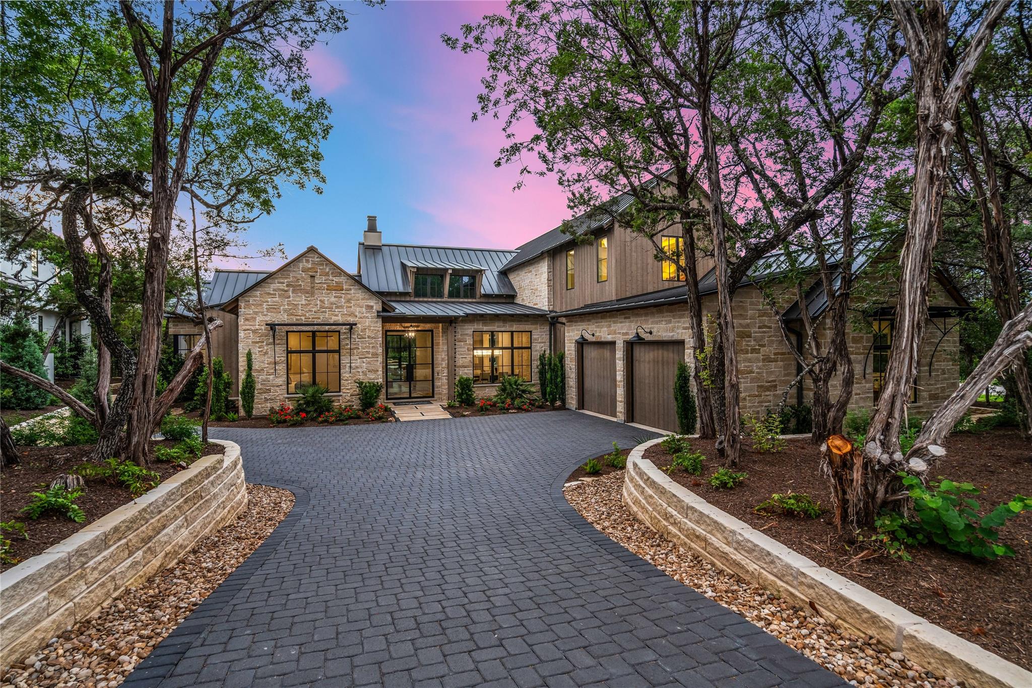 Listing photo 1 of 4300  Amarra Dr  #6
