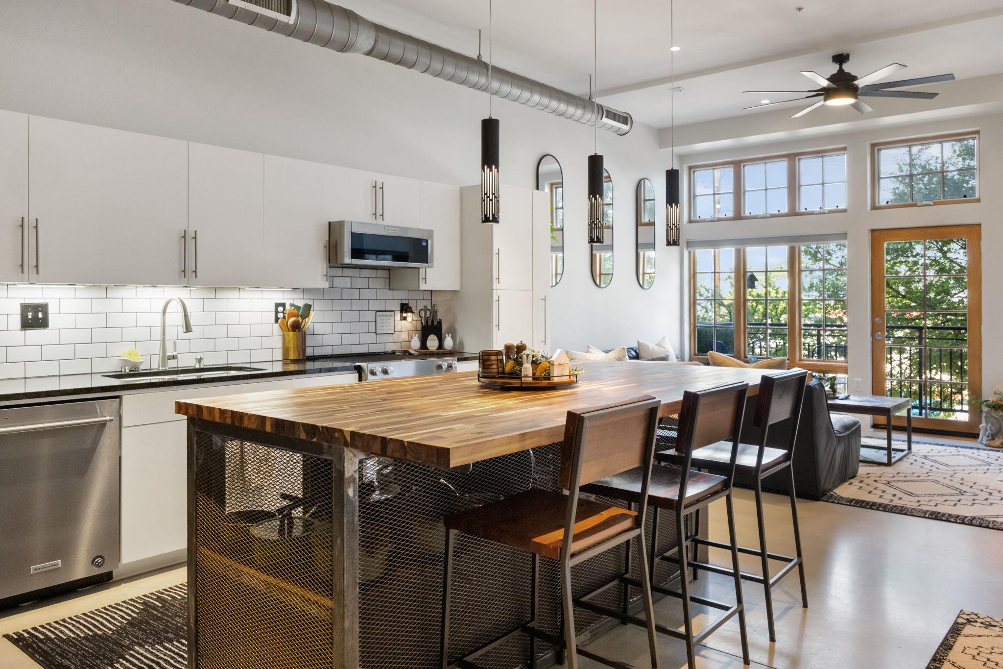 Listing photo 1 of 2235 E 6th St  #216