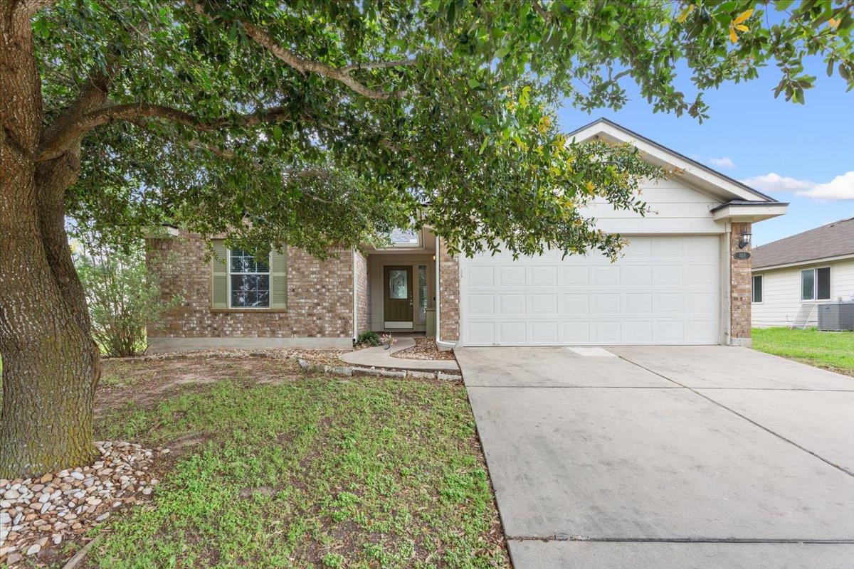 Listing photo 1 of 125  Bayliss St