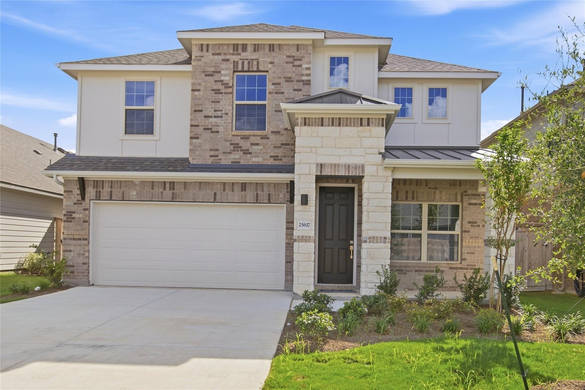 Listing photo 1 of 25617  Flora Bella Ln