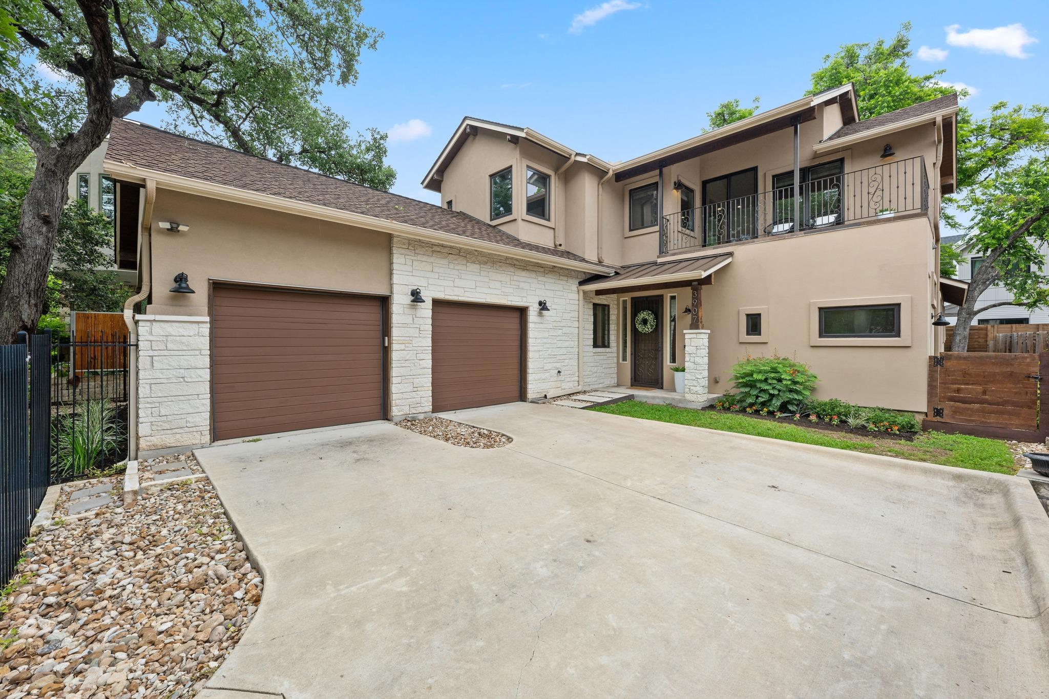 Listing photo 1 of 3907  Bailey Ln